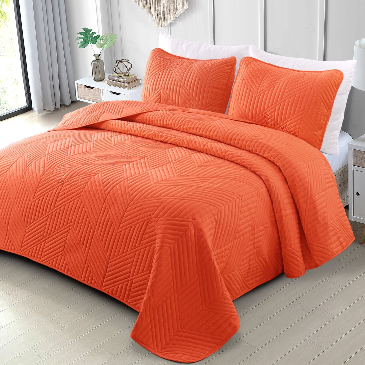Exclusivo Mezcla Ultrasonic Full Queen Quilt Bedding Set, Lightweight Burnt Orange Bedspreads Soft Modern Geometric Coverlet Set for All Seasons (1 Quilt and 2 Pillow Shams)