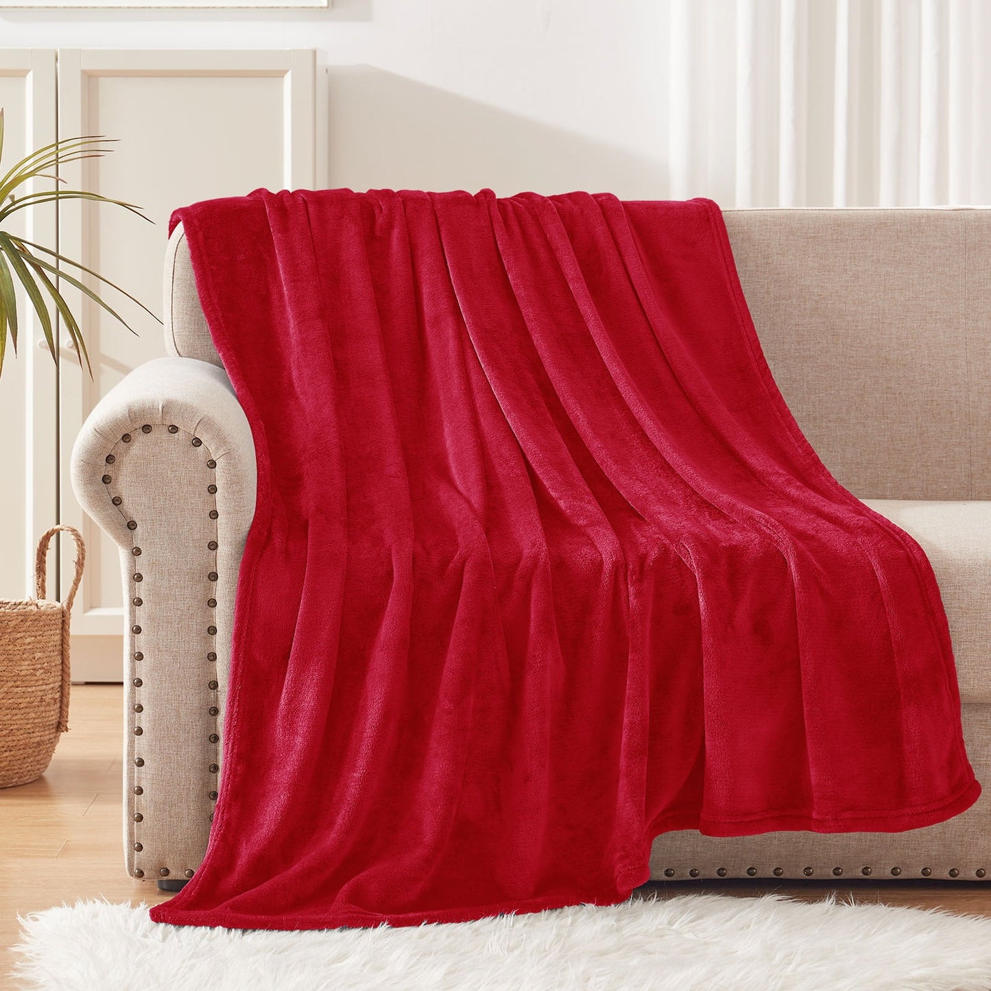 Exclusivo Mezcla Large Flannel Fleece Velvet Plush Throw Blanket ?C 50" x 70" (Red)