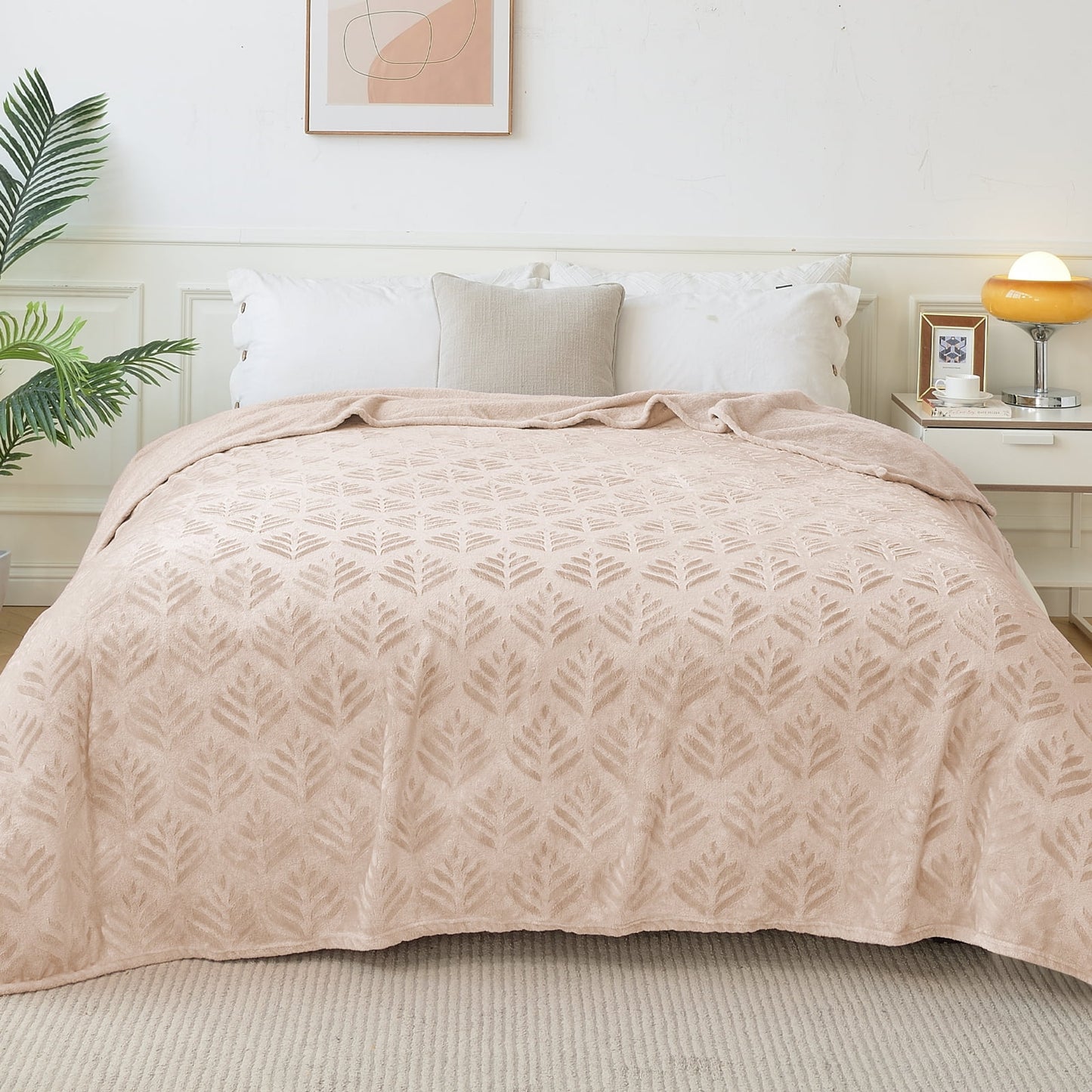 Exclusivo Mezcla Twin size Blanket for Bed, Super Soft and Warm Camel Blankets for All Seasons, Flannel Fleece Leaves Pattern Bed Blanket, Plush Fuzzy and Thick, 60x80 Inch