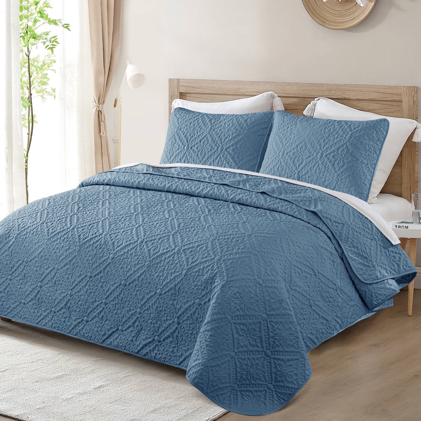 Exclusivo Mezcla King Quilt Bedding Set, Lightweight Soft Bedspreads Coverlets with 2 Pillow Shams, Modern Bluish Grey Oversized Quilts King Size for All Seasons