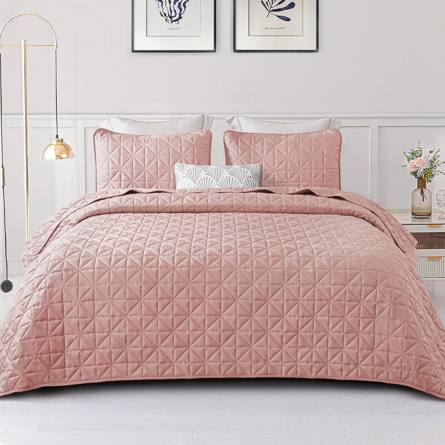 Exclusivo Mezcla King Size Quilt Bedding Set for All Seasons, Lightweight Soft Pink Quilts King Size Bedspreads Coverlets Bed Cover with Geometric Stitched Pattern, (1 Quilt, 2 Pillow Shams)