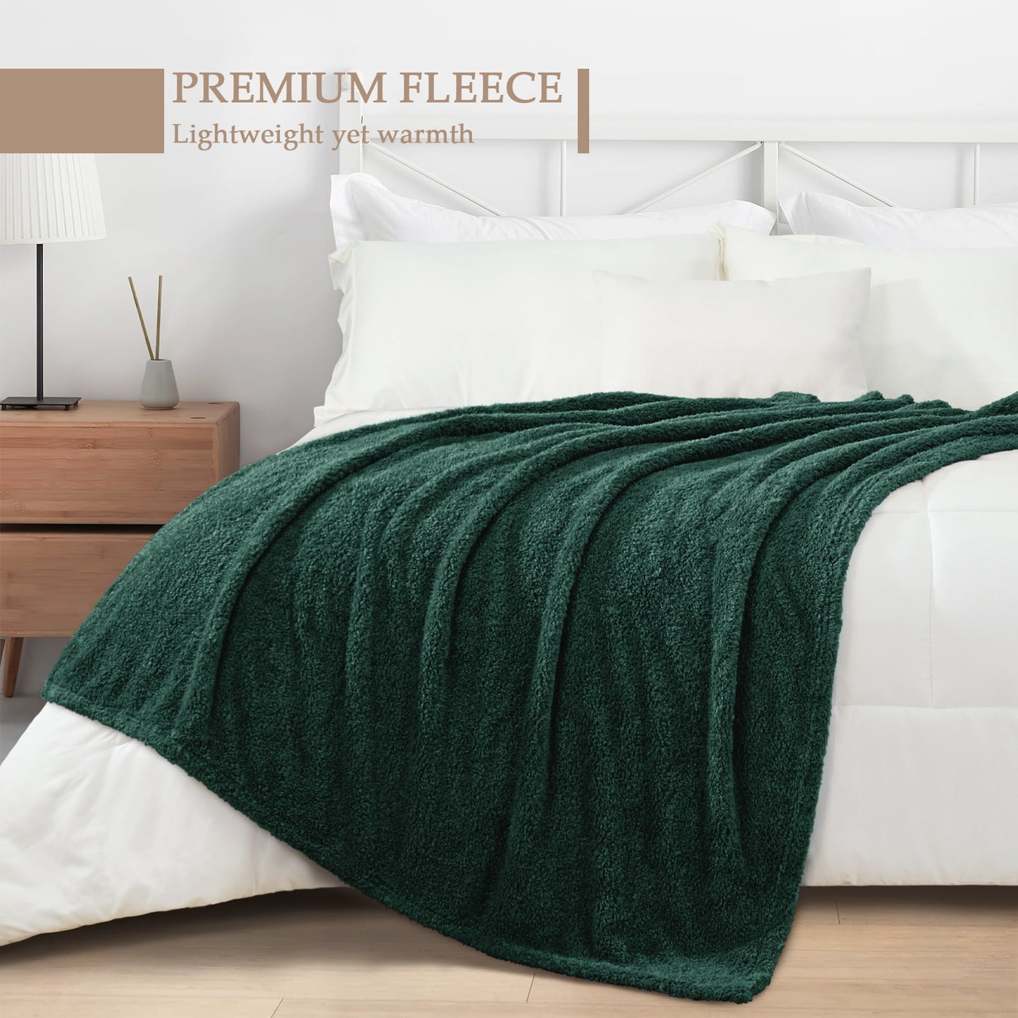 Exclusivo Mezcla Fuzzy Fleece Throw Blanket for Couch Sofa, Lightweight Fluffy Solid Velvet Blanket, Suitable for All Seasons, 50x60 Inches, Forest Green