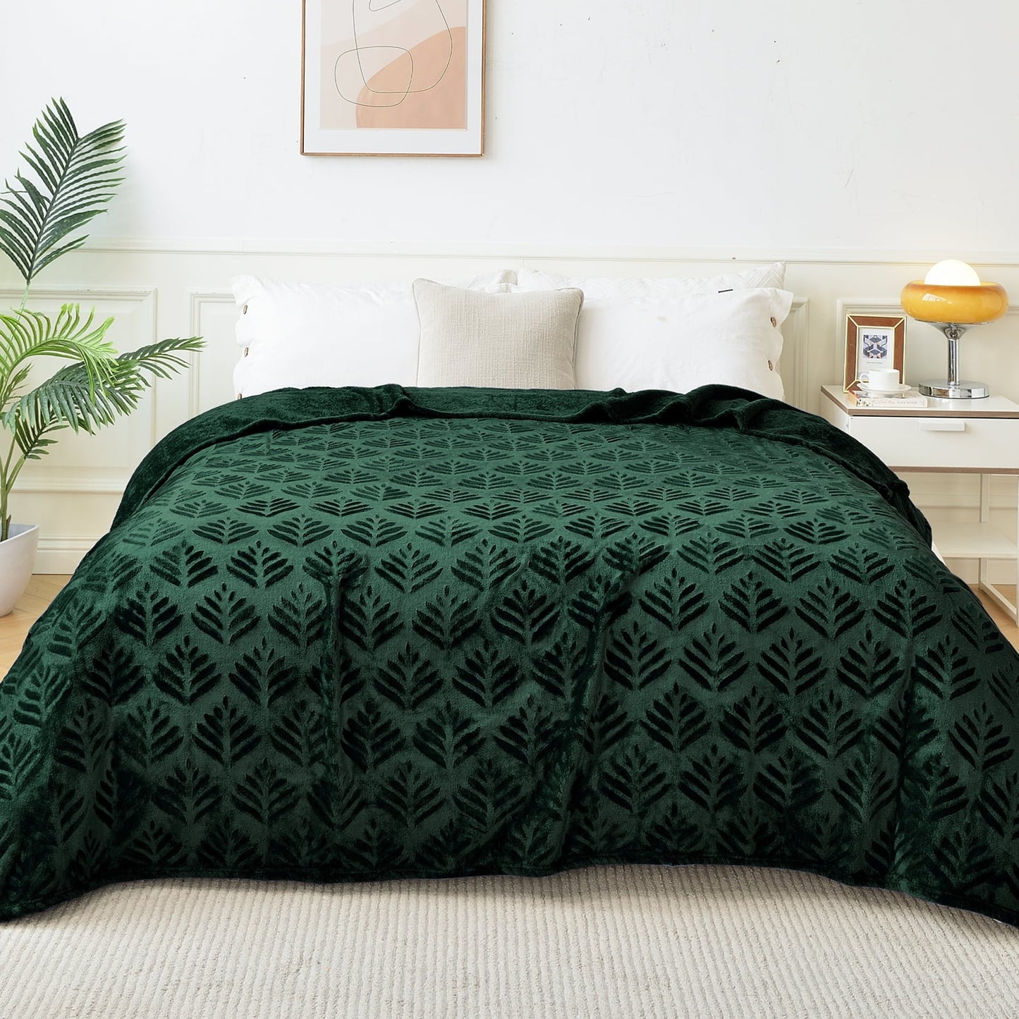 Exclusivo Mezcla Twin size Blanket for Bed, Super Soft and Warm Forest Green Blankets for All Seasons, Flannel Fleece Leaves Pattern Bed Blanket, Plush Fuzzy and Thick, 60x80 Inch