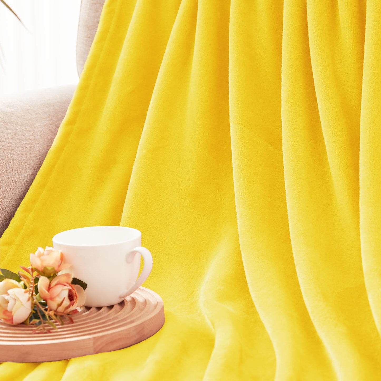 Exclusivo Mezcla Fleece Throw Blanket for Couch/Sofa/Bed,Plush Soft Blankets and Throws,Lightweight and Cozy-50" x 60" (Yellow )