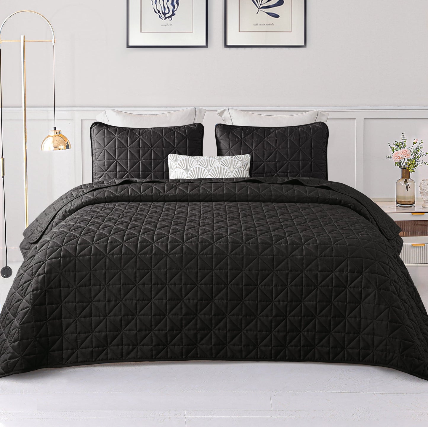 Exclusivo Mezcla King Size Quilt Bedding Set for All Seasons, Lightweight Soft Black Quilts King Size Bedspreads Coverlets Bed Cover with Geometric Stitched Pattern, (1 Quilt, 2 Pillow Shams)