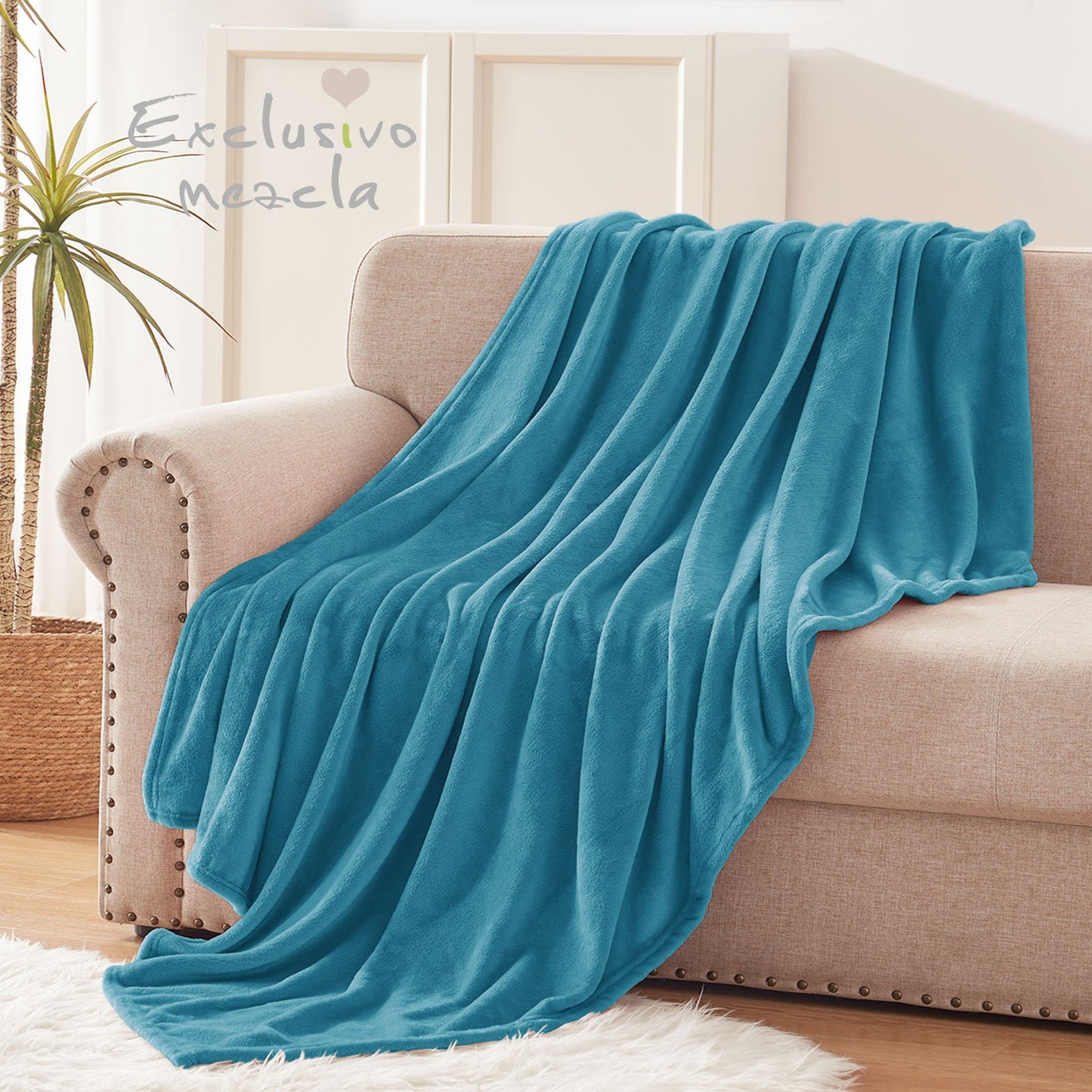 Exclusivo Mezcla Fleece Throw Blanket for Couch/Sofa/Bed,Plush Soft Blankets and Throws,Lightweight and Cozy-50" x 70" (Blue)