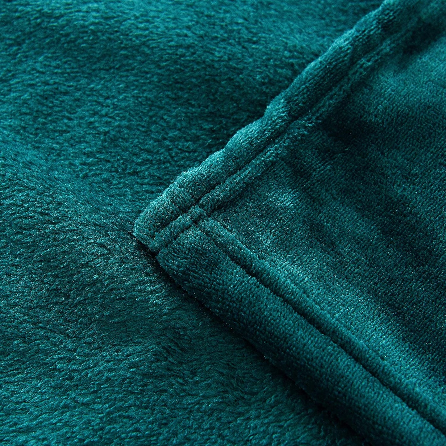Exclusivo Mezcla Queen Size Flannel Fleece Velvet Plush Bed Blanket as Bedspread, Coverlet, Bed Cover (90x90 inches, Teal) Soft, Lightweight, Warm and Cozy