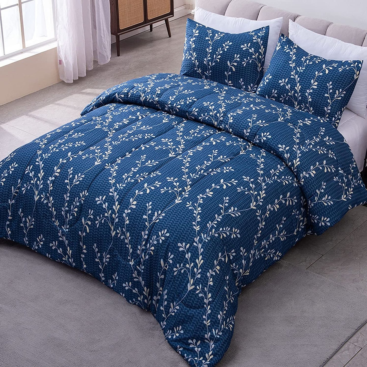 Exclusivo Mezcla 3-Piece Floral Queen Comforter Set, Microfiber Bedding Down Alternative Comforter for All Seasons with 2 Pillow Shams, Navy