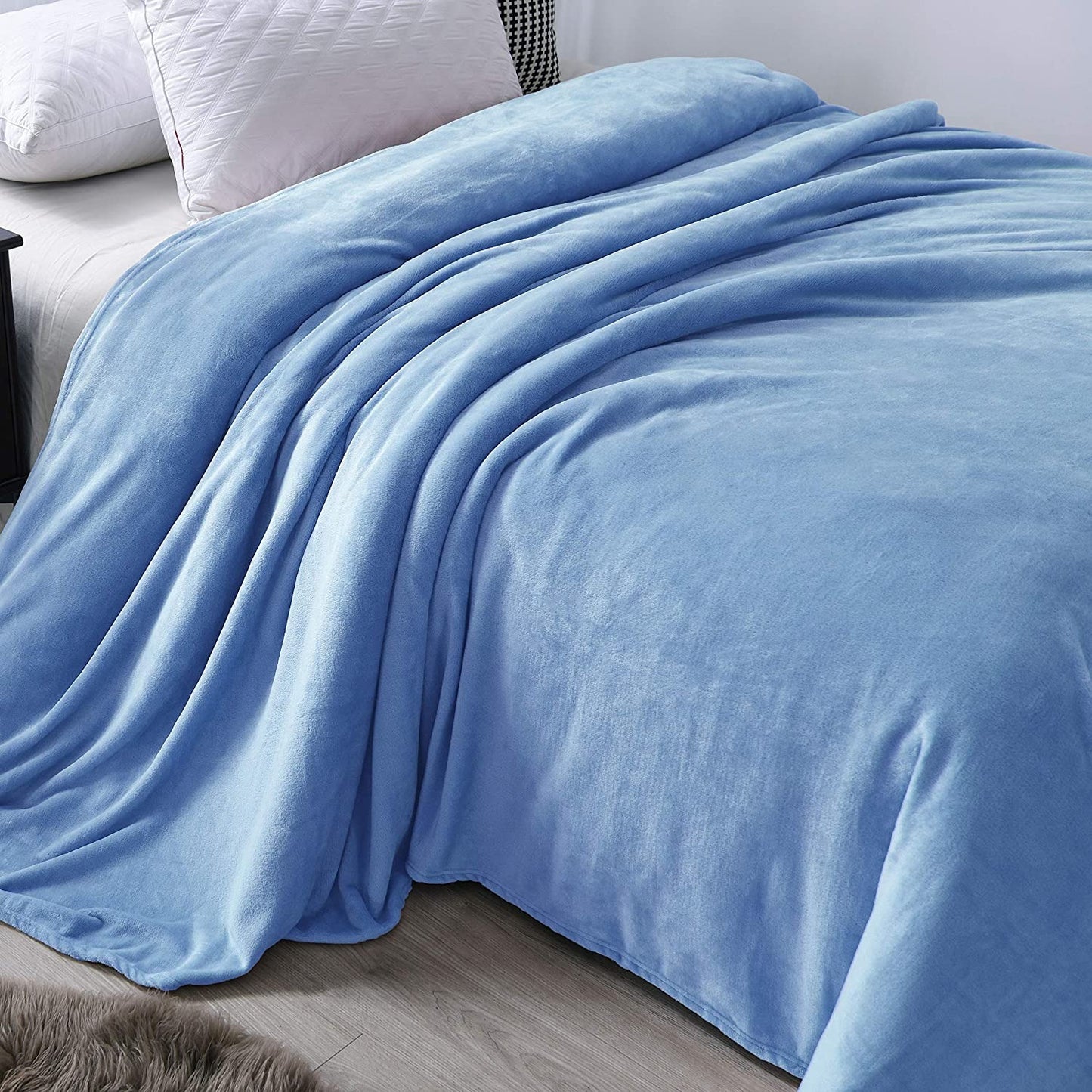Exclusivo Mezcla King Size Flannel Fleece Velvet Plush Bed Blanket as Bedspread, Coverlet, Bed Cover (90x104 inches, Washed Blue) Soft, Lightweight, Warm and Cozy