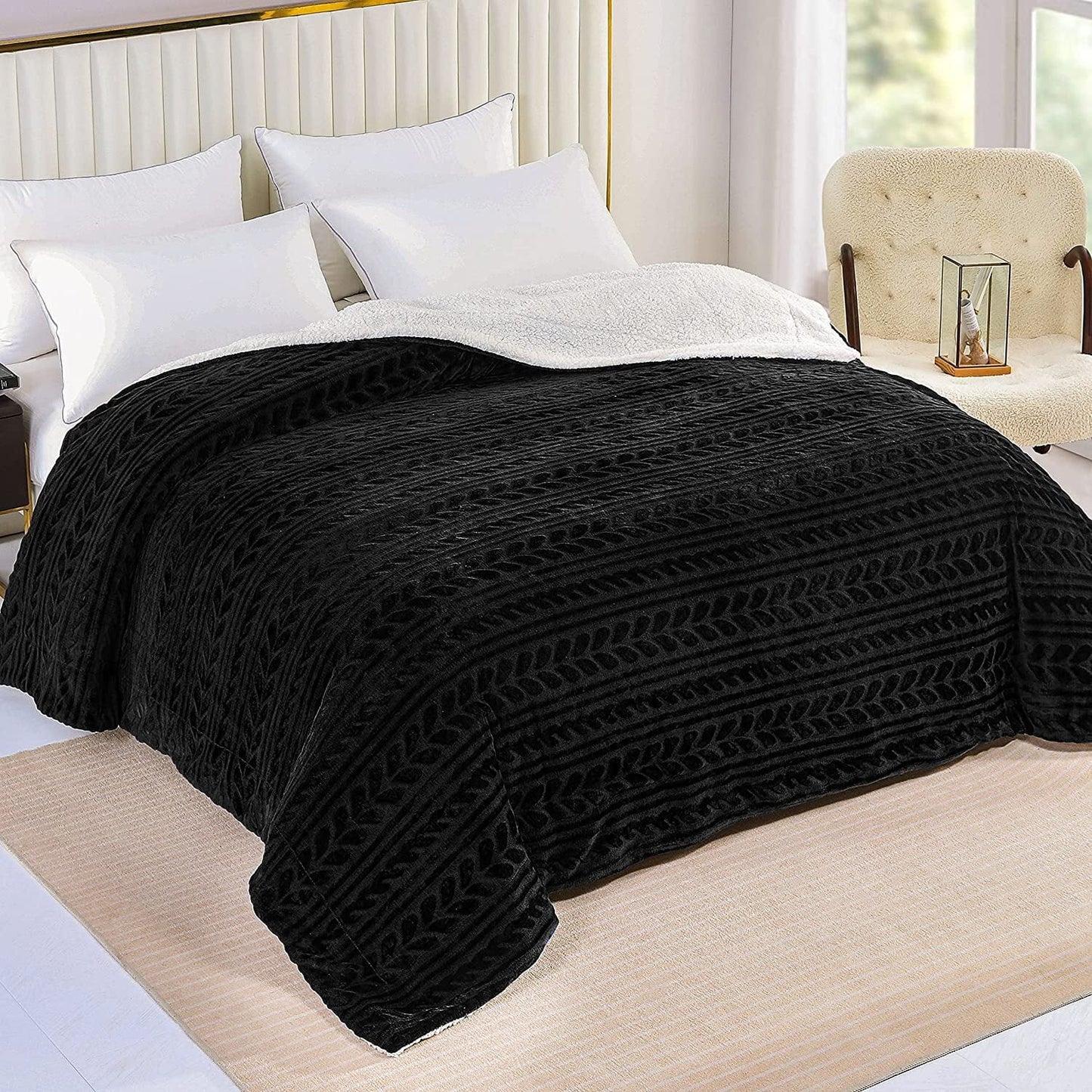 Exclusivo Mezcla King Size Sherpa Fleece Bed Blanket, Ultra Soft and Warm Reversible Velvet Blankets for Bed Couch Sofa 90x104 inches, Black