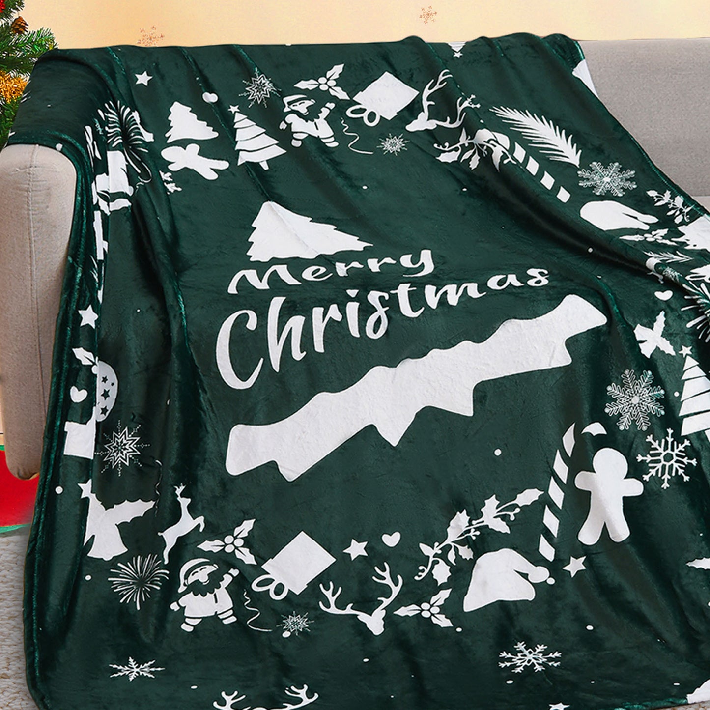 Exclusivo Mezcla Christmas Blanket, Green Flannel Fleece Blanket with Christmas Wreath Prints, Super Soft and Warm Holiday Throw Blanket for Couch, Bed and Sofa, 50x60 inches