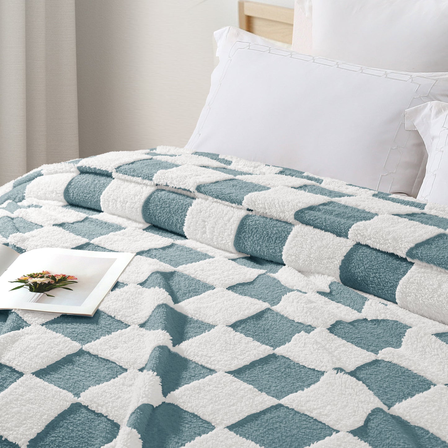 Exclusivo Mezcla Checkered Throw Blanket, Super Soft and Warm Fluffy Fleece Blanket for Couch, Sofa, Bed, Cute Plaid Pattern, Slate Blue, 50" x 60"