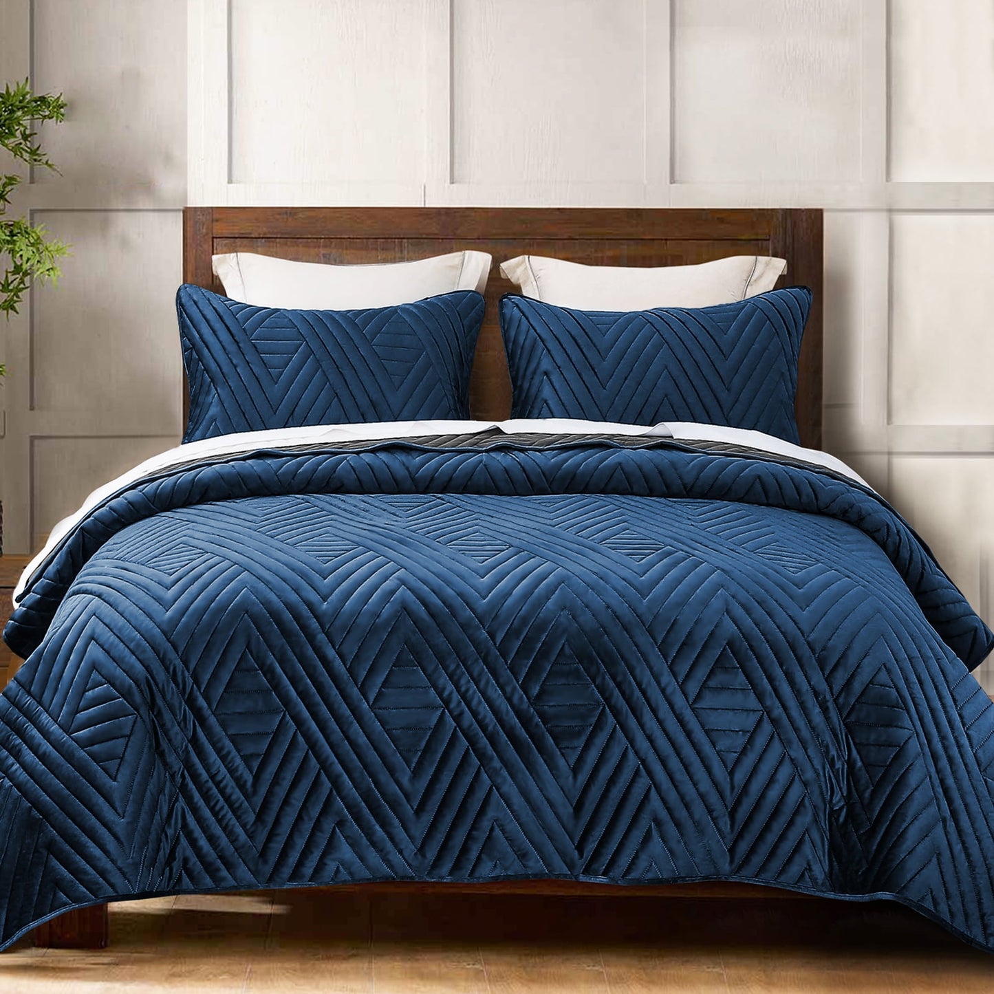 Exclusivo Mezcla Super Plush Velvet Quilts Queen Size with Pillow Shams, Luxury Soft Reversible 3 Piece Bedspreads Coverlet Comforter set for all seasons, Lightweight and Warm, Navy Blue