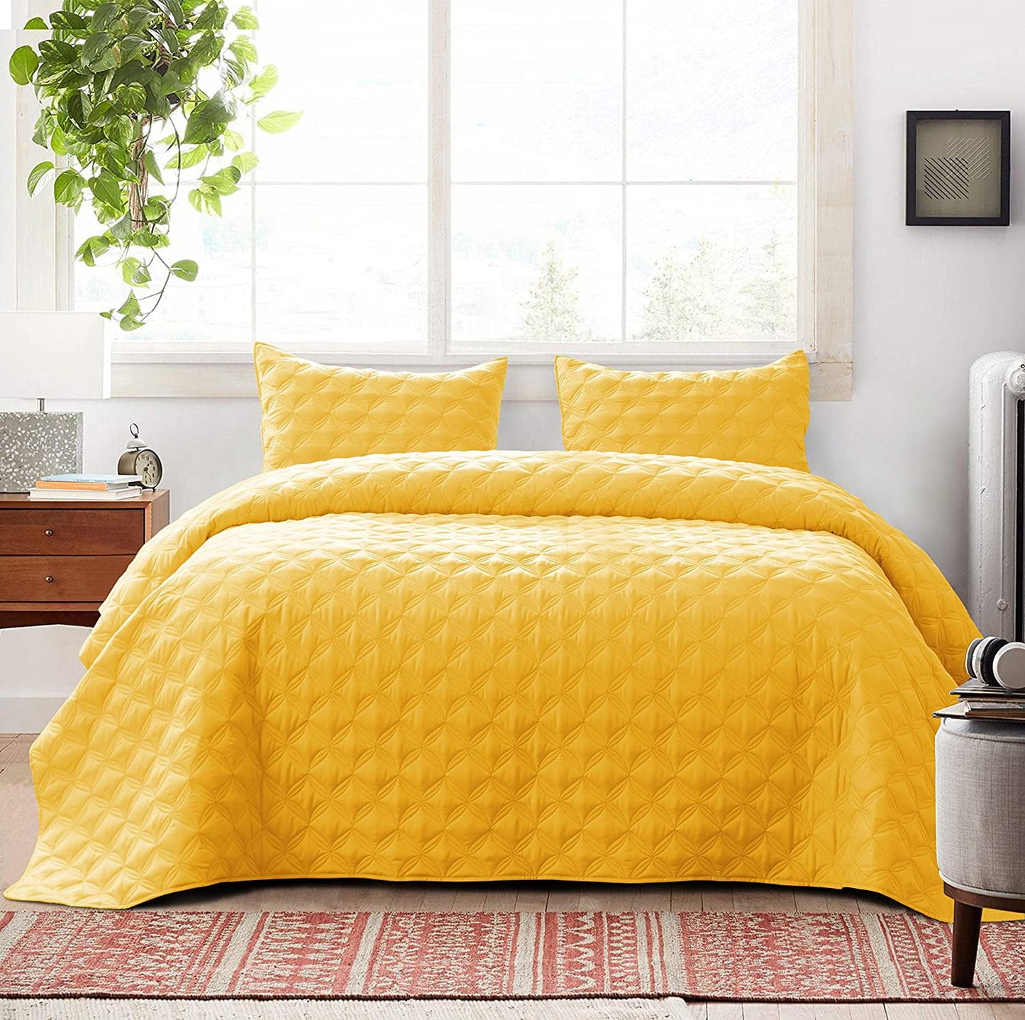 Exclusivo Mezcla Bed Quilt Set King Size for All Season, Stitched Pattern Quilted Bedspread/ Bedding Set/ Coverlet with 2 Pillow shams, Lightweight and Soft, Yellow