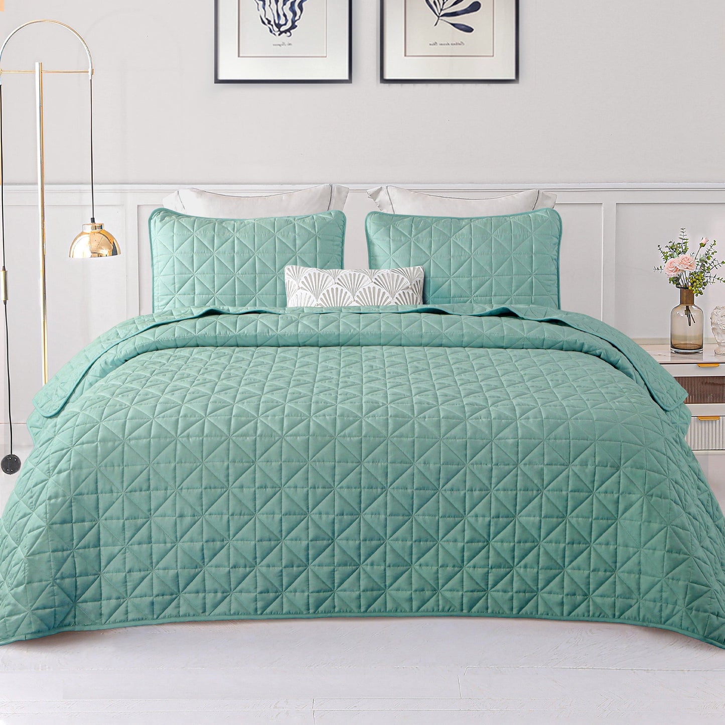 Exclusivo Mezcla Queen Quilt Bedding Set for All Seasons, Lightweight Soft Green Quilts Queen Size Bedspreads Coverlets Bed Cover with Geometric Stitched Pattern, (1 Quilt, 2 Pillow Shams)