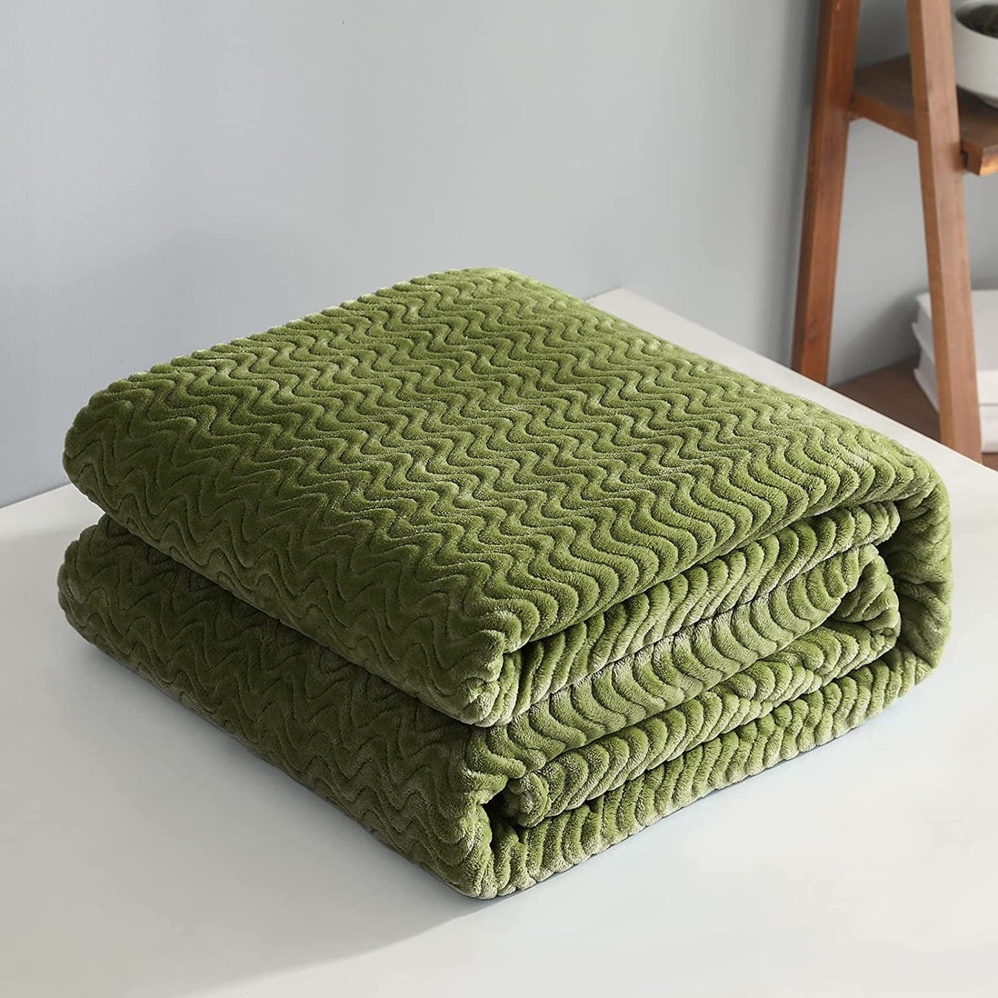 Exclusivo Mezcla King Size Jacquard Weave Wave Pattern Flannel Fleece Velvet Plush Bed Blanket as Bedspread/Coverlet/Bed Cover (90" x 104",Olive Green) - Soft, Lightweight, Warm and Cozy