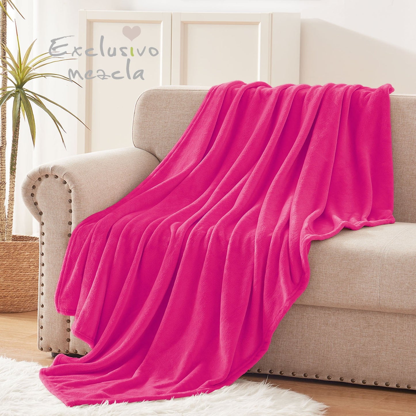 Exclusivo Mezcla Fleece Throw Blanket for Couch/Sofa/Bed,Plush Soft Blankets and Throws,Lightweight and Cozy-50" x 60" (Fuchsia)