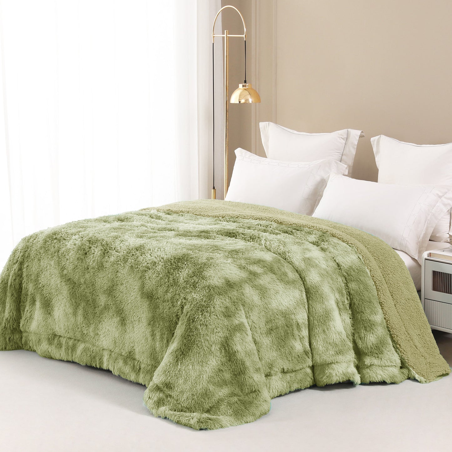 Exclusivo Mezcla Twin Size Faux Fur Bed Blanket, Super Soft Fuzzy and Plush Reversible Sherpa Fleece Blanket and Warm Blankets for Bed, Sofa, Travel, 60X80 inches, Olive Green