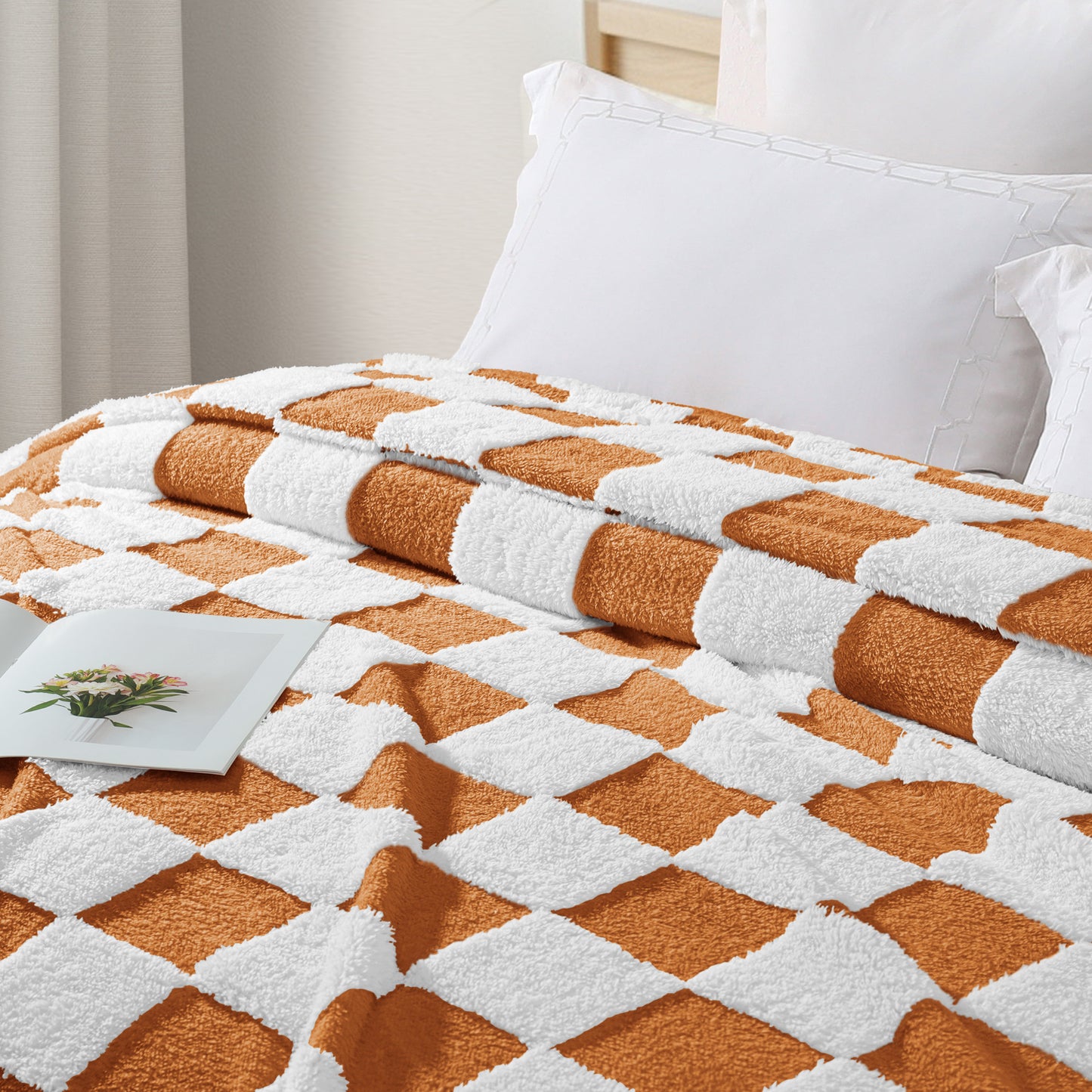 Exclusivo Mezcla Fleece Blanket Twin Size, Cozy Lightweight and Fuzzy Checkered Blankets for Couch or Bed, Suitable for All Season, Coral Orange, 60" x 80"