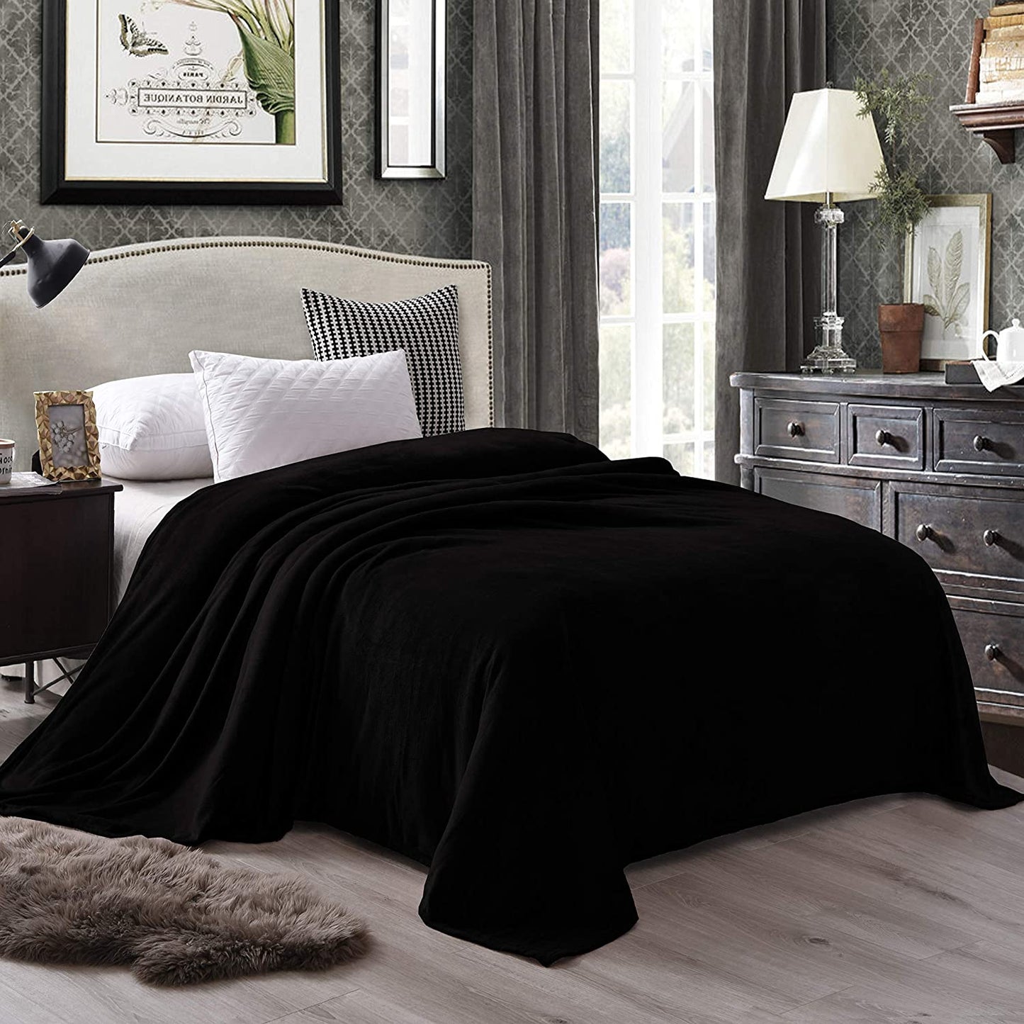 Exclusivo Mezcla Queen Size Velvet Flannel Fleece Plush Queen Size Bed Blanket as Bedspread/Coverlet/Bed Cover (90" x 90", Black) - Soft, Lightweight, Warm and Cozy
