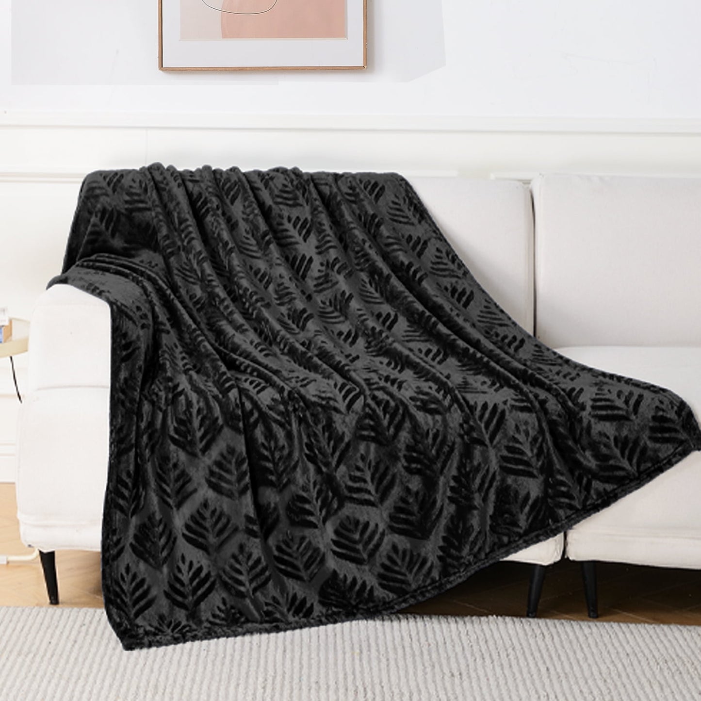 Exclusivo Mezcla Fleece Throw Blanket for Couch, Super Soft and Warm Blankets for All Seasons, Plush Fuzzy and Lightweight Black throw, 50x60 Inch