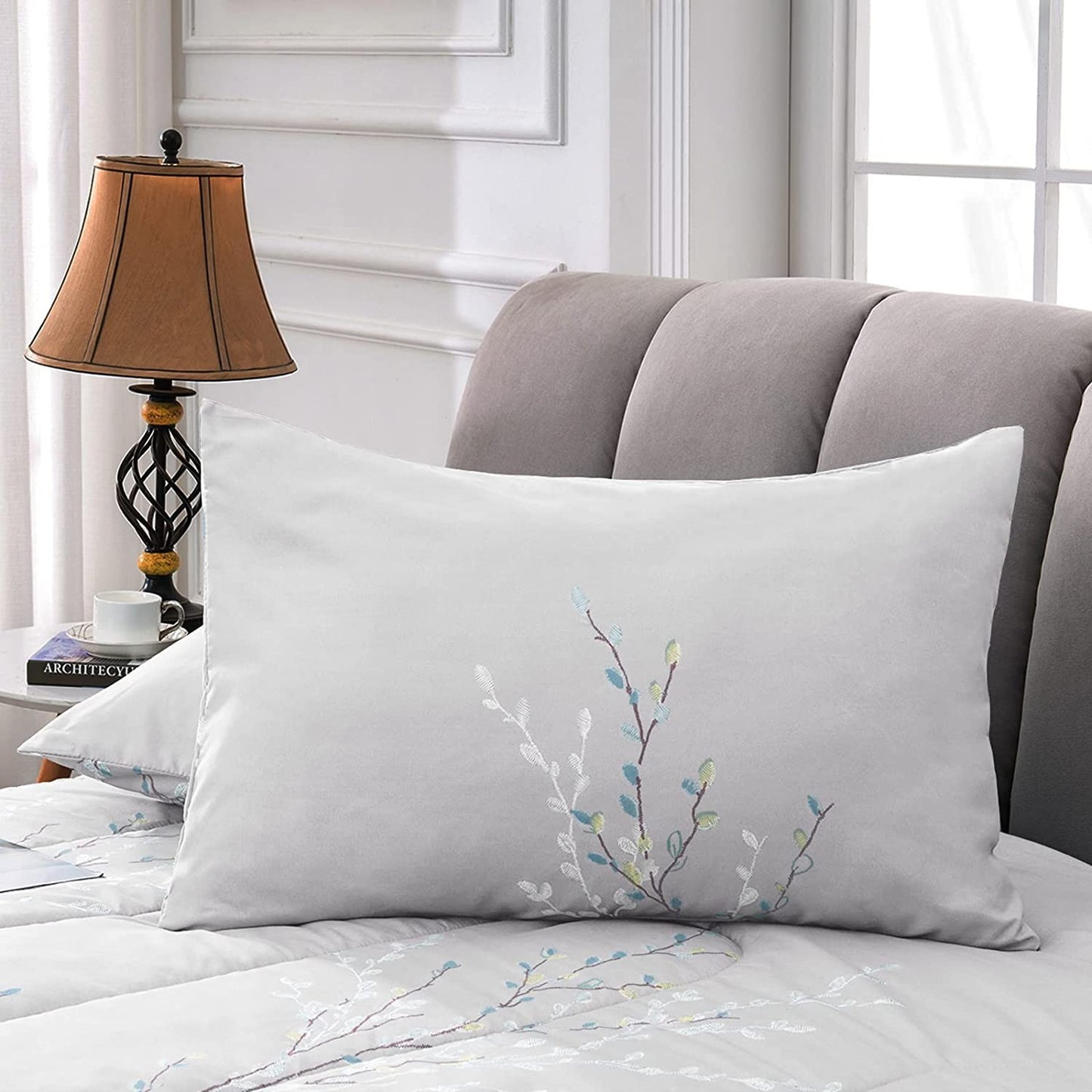 Exclusivo Mezcla 3-Piece Floral King Size Comforter Set, Microfiber Bedding Down Alternative Comforter for All Seasons with 2 Pillow Shams, Grey