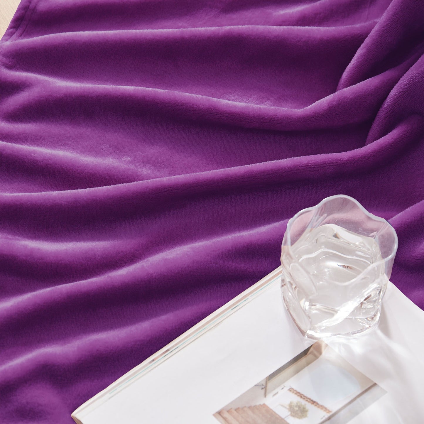 Exclusivo Mezcla Fleece Throw Blanket for Couch/Sofa/Bed,Plush Soft Blankets and Throws,Lightweight and Cozy-50" x 70" (Purple)