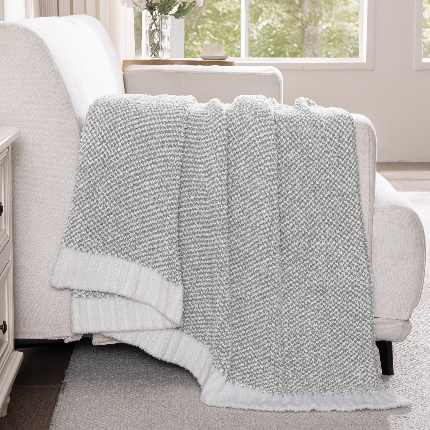 Exclusivo Mezcla Knit Throw Blanket, Ultra Soft Cozy Fluffy Blankets, Lightweight Fuzzy Plush Throw for Couch and Bed, Mixed Grey, 50"x60"