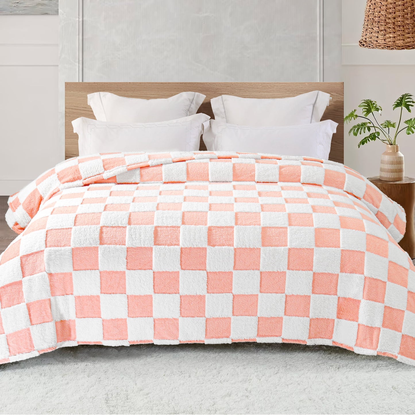 Exclusivo Mezcla Fleece Blanket Queen, Cozy Lightweight Fuzzy Checkered Blanket for Bed, Suitable for All Season, Pink, 90" x 90"