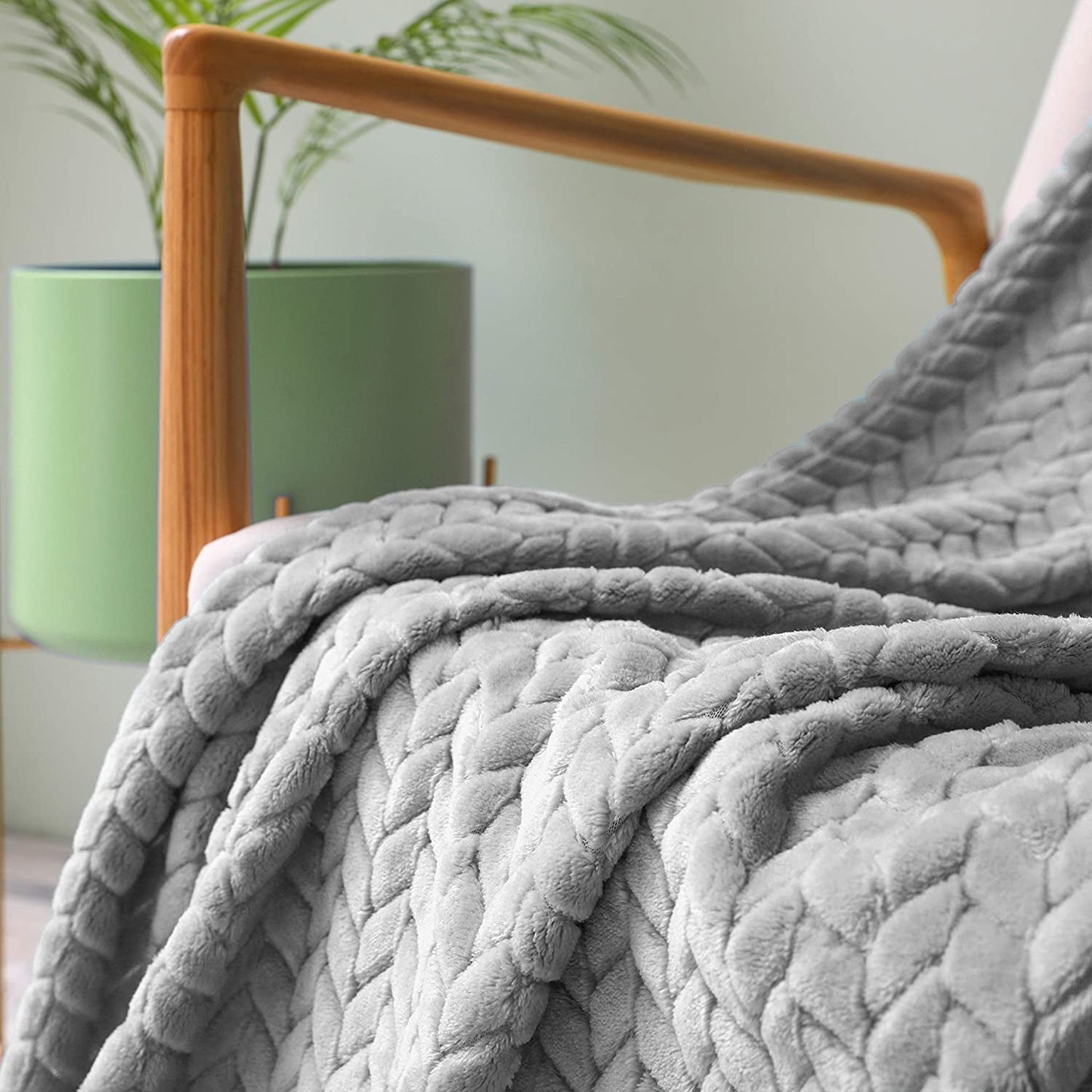 Exclusivo Mezcla Extra Large Flannel Fleece Throw Blanket, 50x70 Inches Leaves Pattern Soft Throw Blanket for Couch, Cozy, Warm, and Lightweight Blanket for Winter, Light Grey Blanket