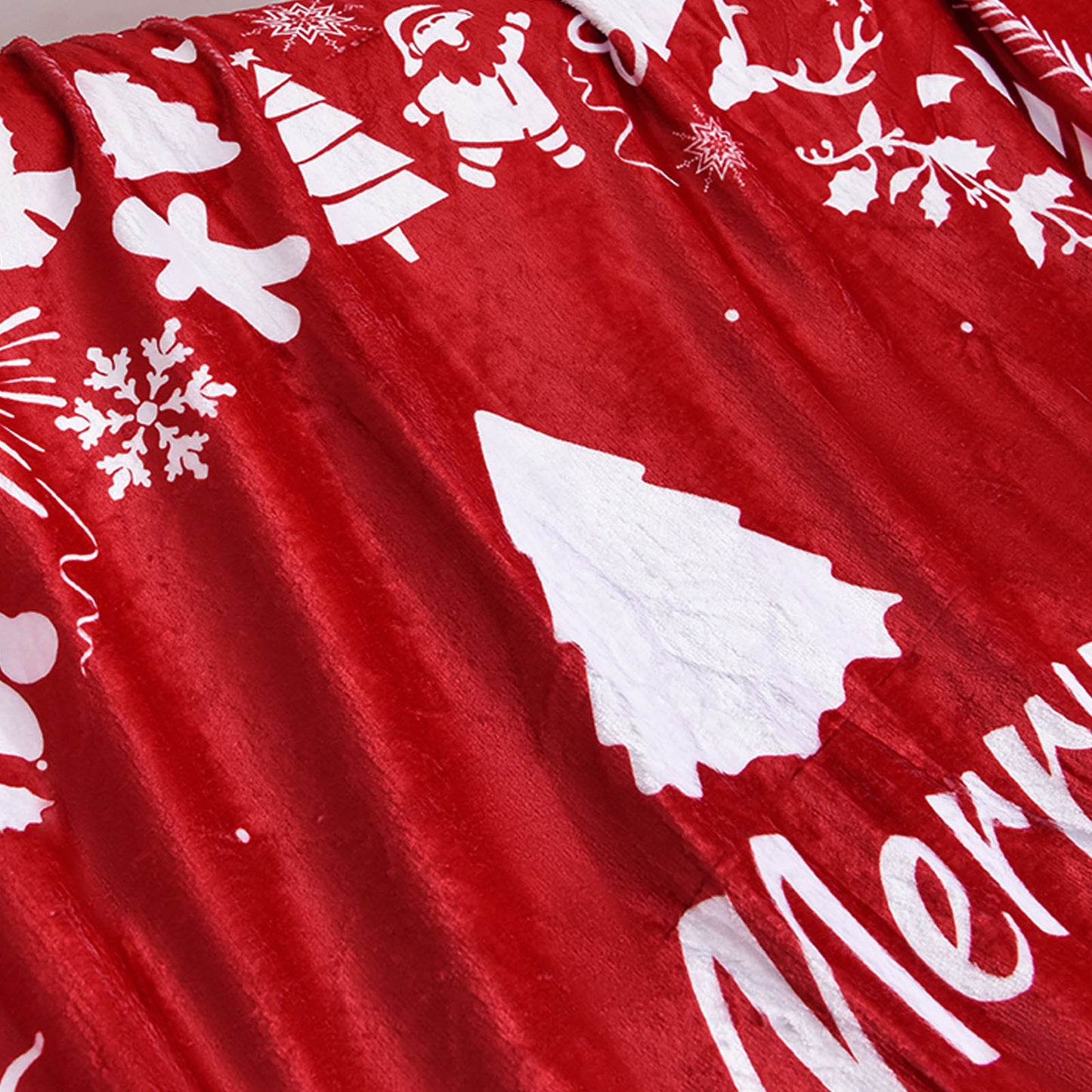 Exclusivo Mezcla Christmas Blanket, Red Flannel Fleece Blanket with Christmas Wreath Prints, Super Soft and Warm Holiday Throw Blanket for Couch, Bed and Sofa, 50x60 inches
