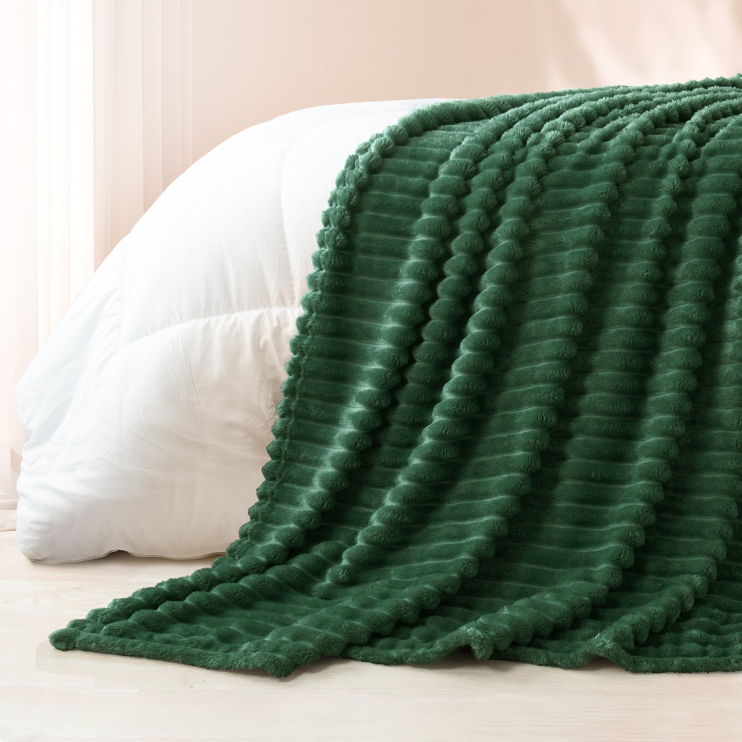 Exclusivo Mezcla Fleece Throw Blanket for Couch, Super Soft 3D Striped Jacquard Bed Blanket, Lightweight Fuzzy Cozy Blankets for All Seasons, 50x60 Inches, Forest Green Blanket