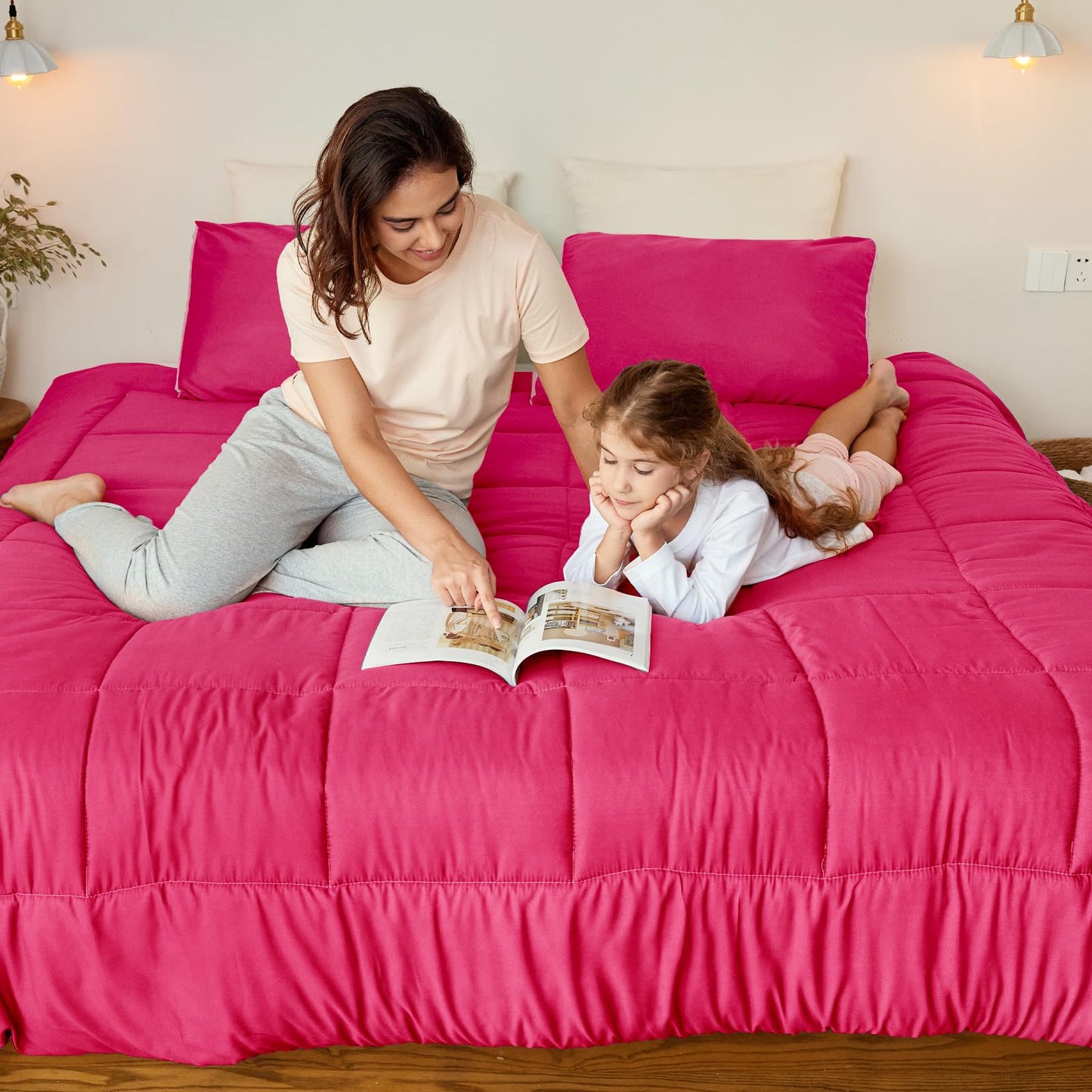 Exclusivo Mezcla Lightweight Reversible 3-Piece Comforter Set All Seasons, Down Alternative Comforter with 2 Pillow Shams, Full Size, Hot Pink/Blush Pink