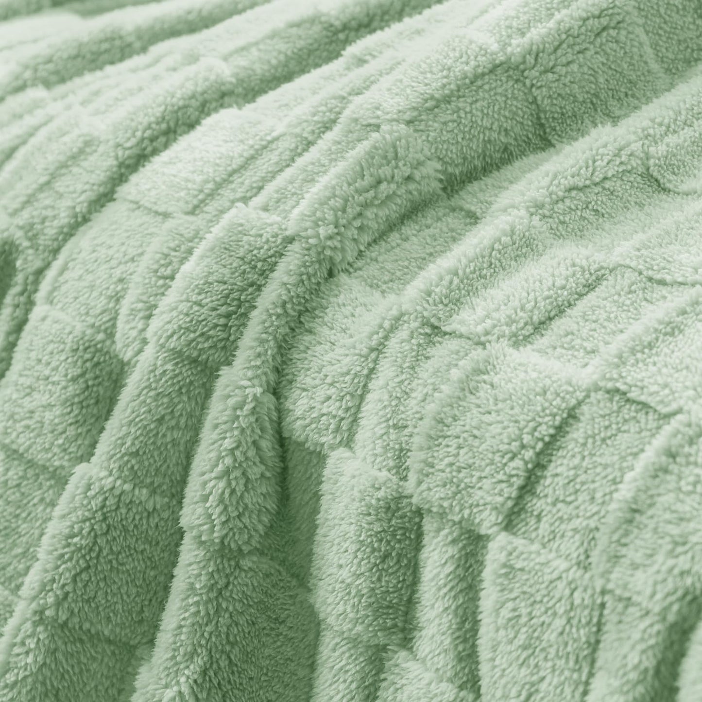Exclusivo Mezcla Fleece Throw Blanket for Couch, Super Soft Warm Lightweight Checkered Pattern Blanket for All Seasons, Sage Green, 50"x60"