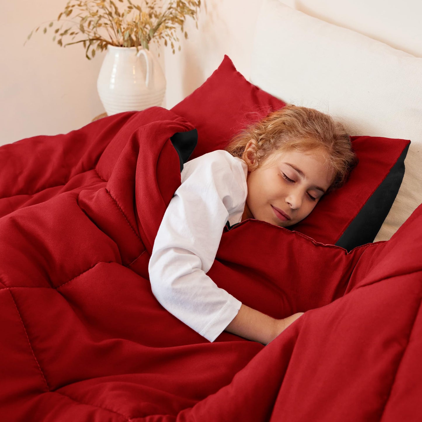 Exclusivo Mezcla Lightweight Reversible 3-Piece Comforter Set All Seasons, Down Alternative Comforter with 2 Pillow Shams, Oversized King Size, Red/Black
