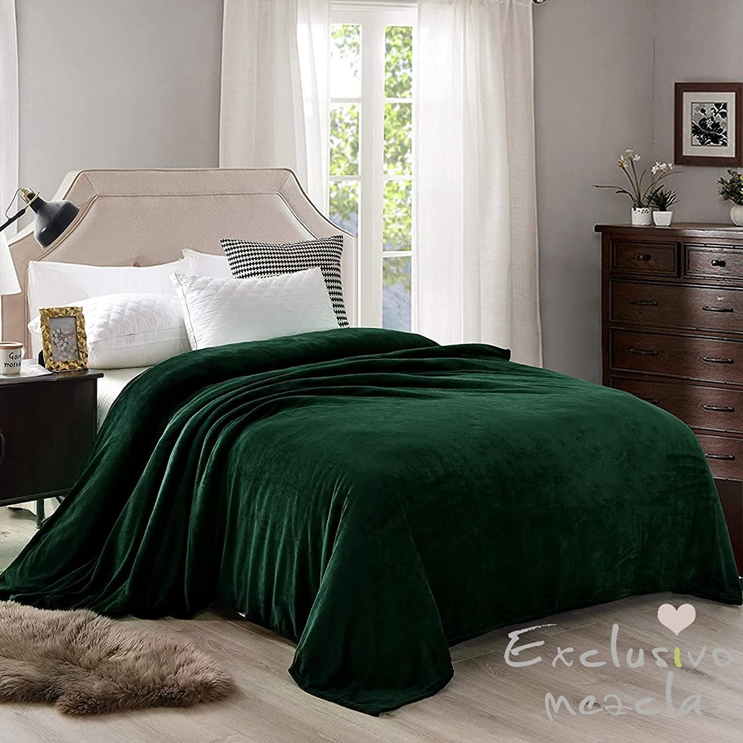 Exclusivo Mezcla Queen Size Velvet Flannel Fleece Plush Queen Size Bed Blanket as Bedspread/Coverlet/Bed Cover (90" x 90", Forest Green) - Soft, Lightweight, Warm and Cozy