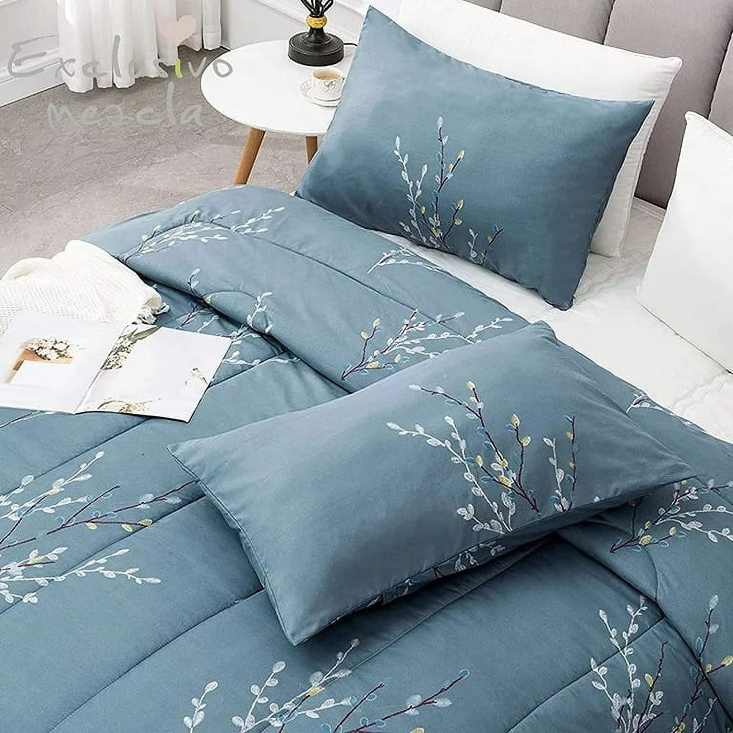 Exclusivo Mezcla 3-Piece Floral King Size Comforter Set, Microfiber Bedding Down Alternative Comforter for All Seasons with 2 Pillow Shams, Blue