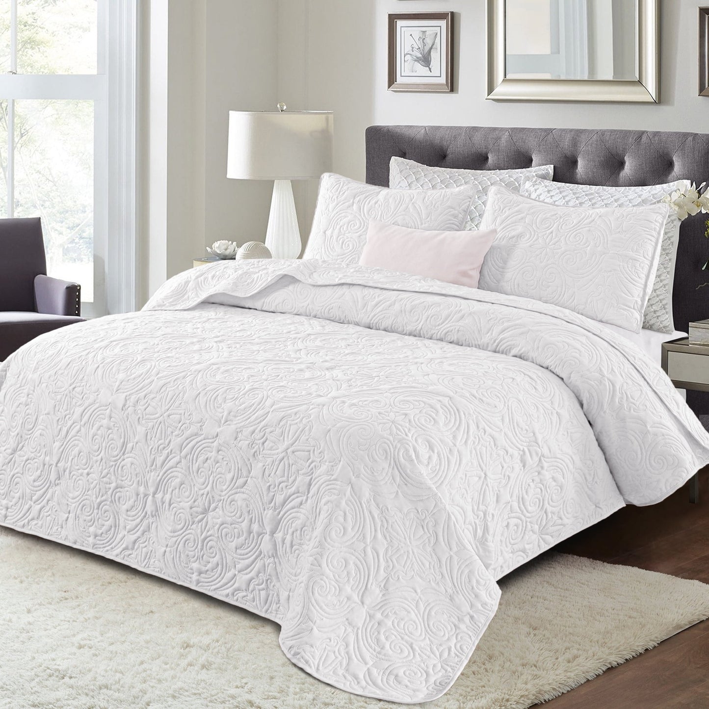 Exclusivo Mezcla Oversized King Quilt Bedding Set, Lightweight Vintage California Cal King Size Quilts with Pillow Shams, Soft Bedspreads Coverlets for All Seasons, (112"x104", White)