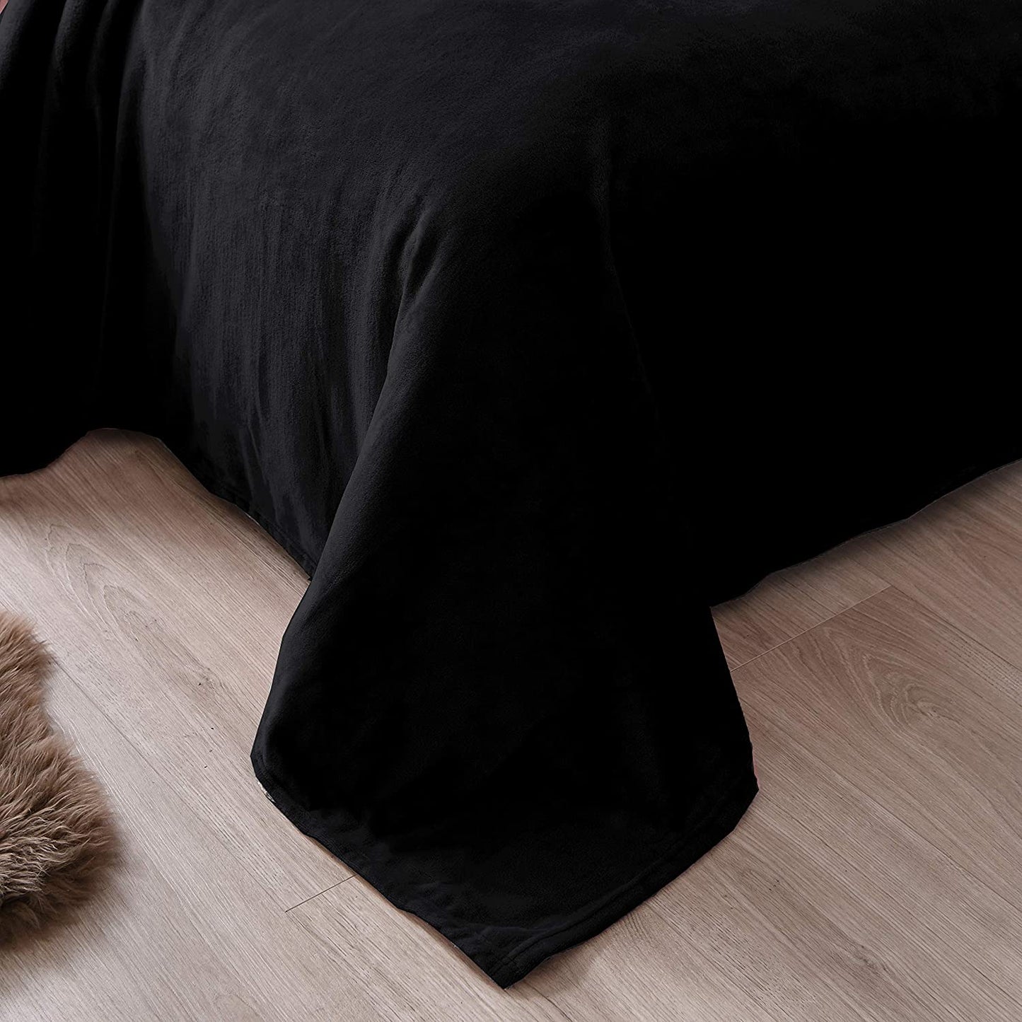 Exclusivo Mezcla Twin Size Flannel Fleece Velvet Plush Bed Blanket as Bedspread/Coverlet/Bed Cover (60" x 80", Black) - Soft, Lightweight, Warm and Cozy