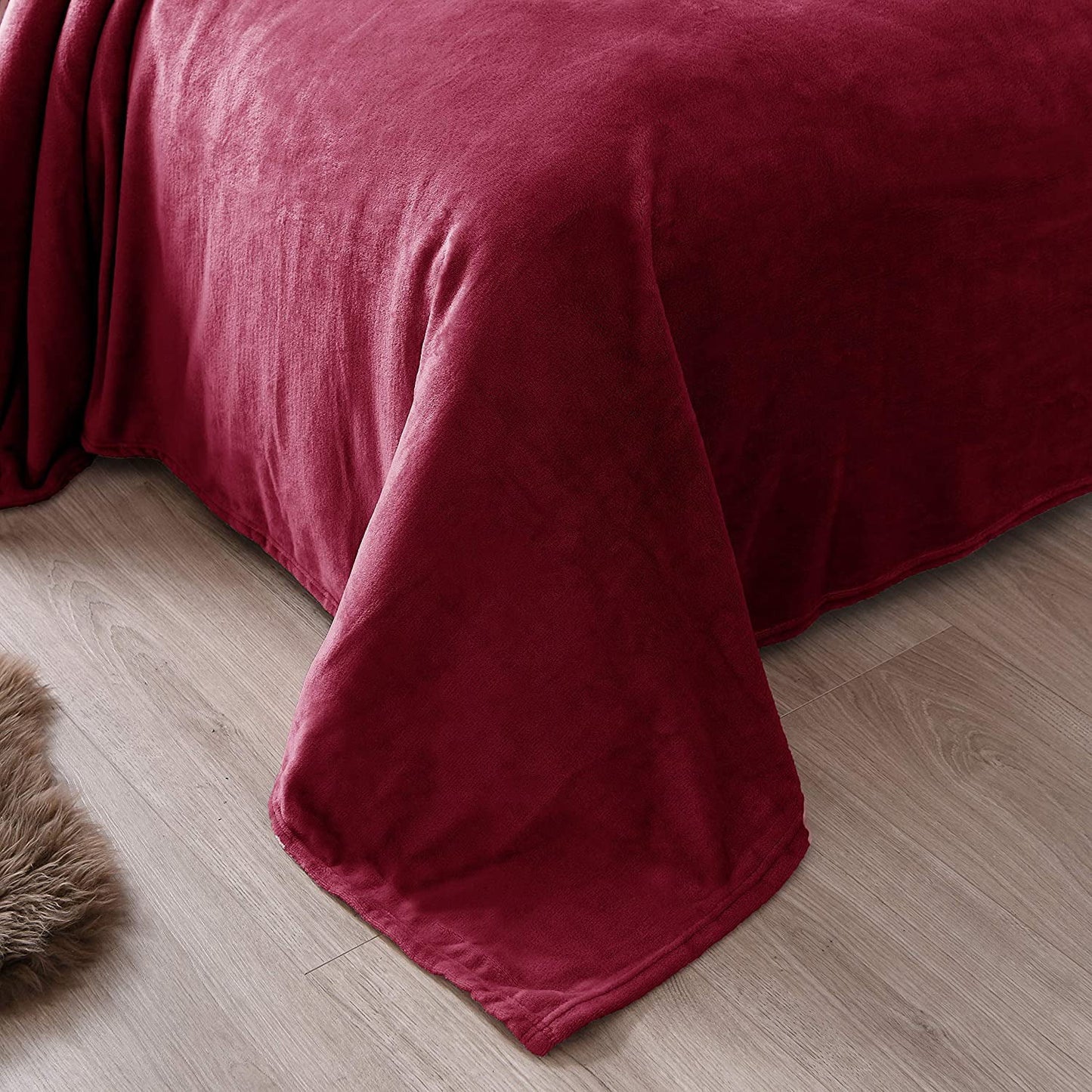 Exclusivo Mezcla Twin Size Flannel Fleece Velvet Plush Bed Blanket as Bedspread/Coverlet/Bed Cover (60" x 80", Burgundy) - Soft, Lightweight, Warm and Cozy