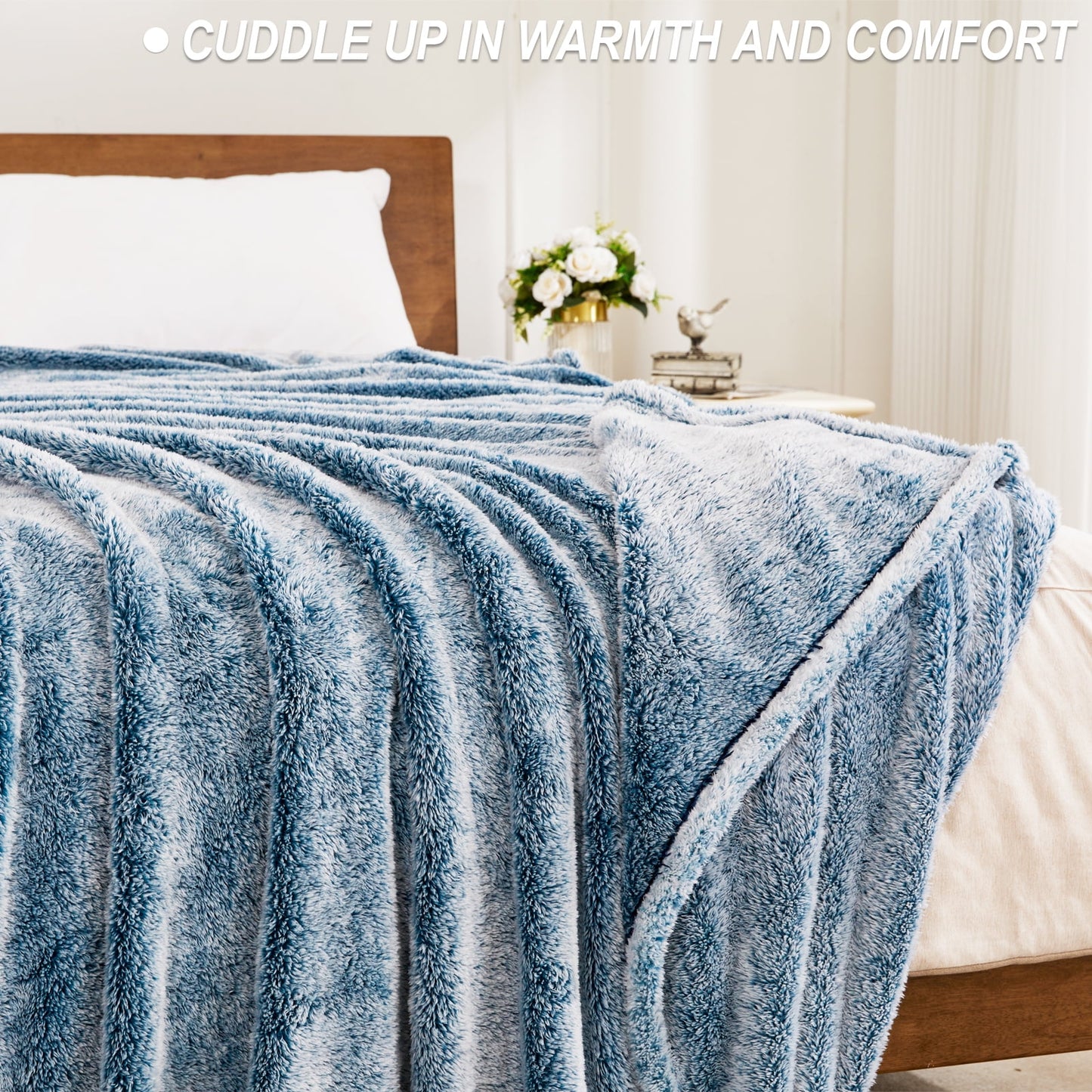 Exclusivo Mezcla Plush Extra Large Fleece Throw Blanket for Couch, Bed and Sofa (50x70 inches,Mixed Teal) Soft, Warm, Lightweight