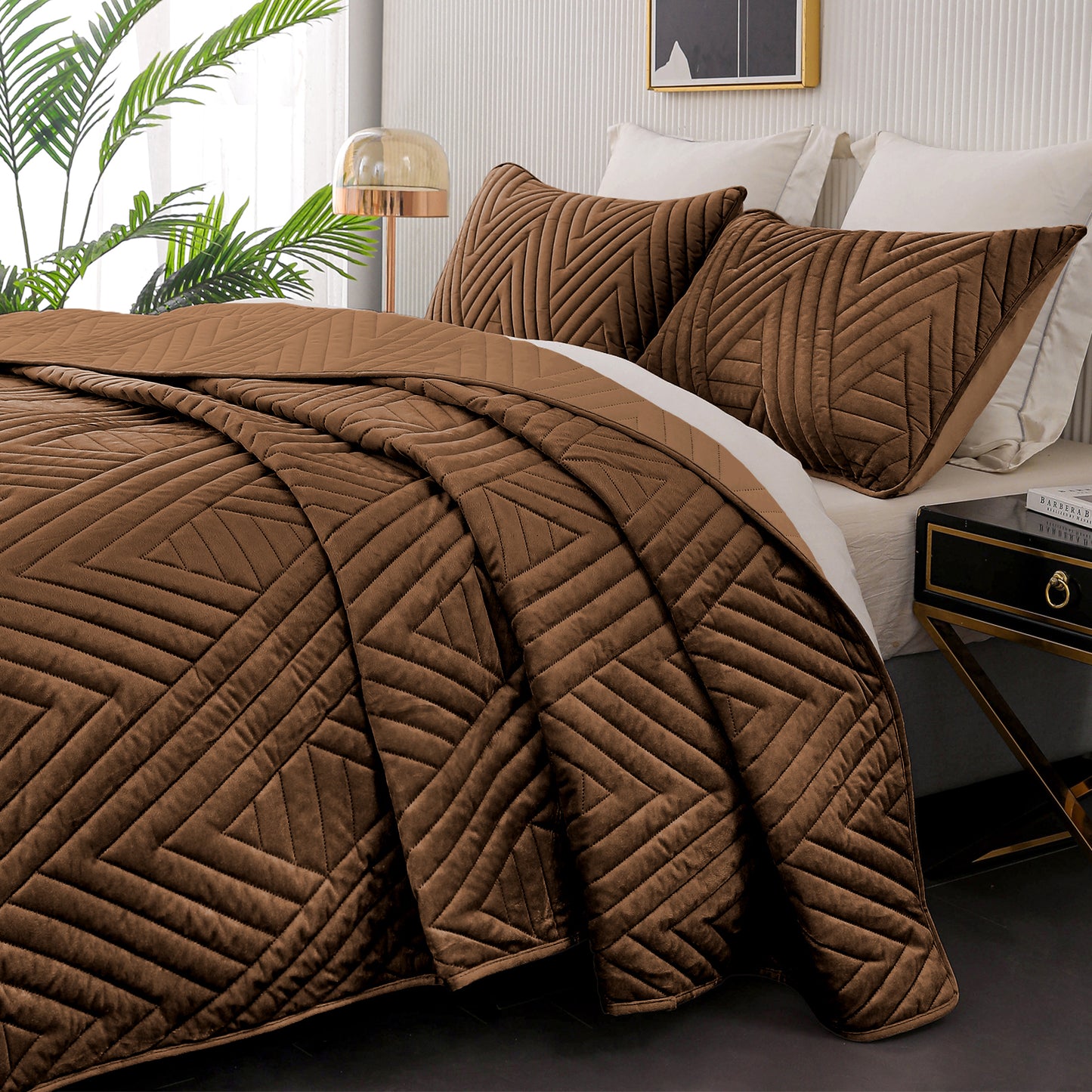Exclusivo Mezcla Super Plush Velvet Quilt Twin Size with Pillow Sham, Luxury Soft Reversible 2 Piece Bedspreads Coverlet Comforter Set for All Seasons, Lightweight and Warm, Brown