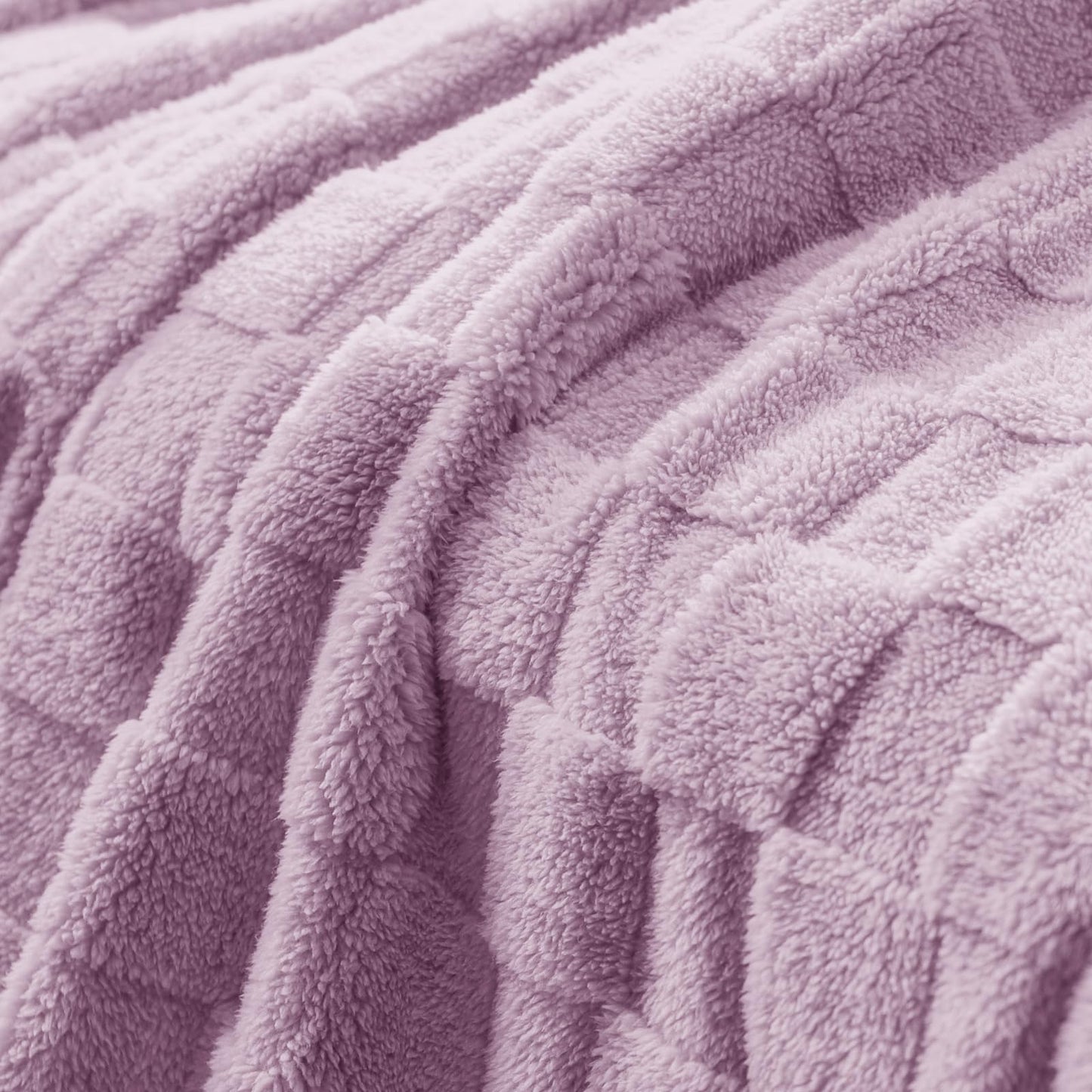 Exclusivo Mezcla Twin Size Flannel Fleece Blanket, Super Soft Warm Lightweight Checkered Pattern Blanket for All Seasons, Light Purple, 60"x80"