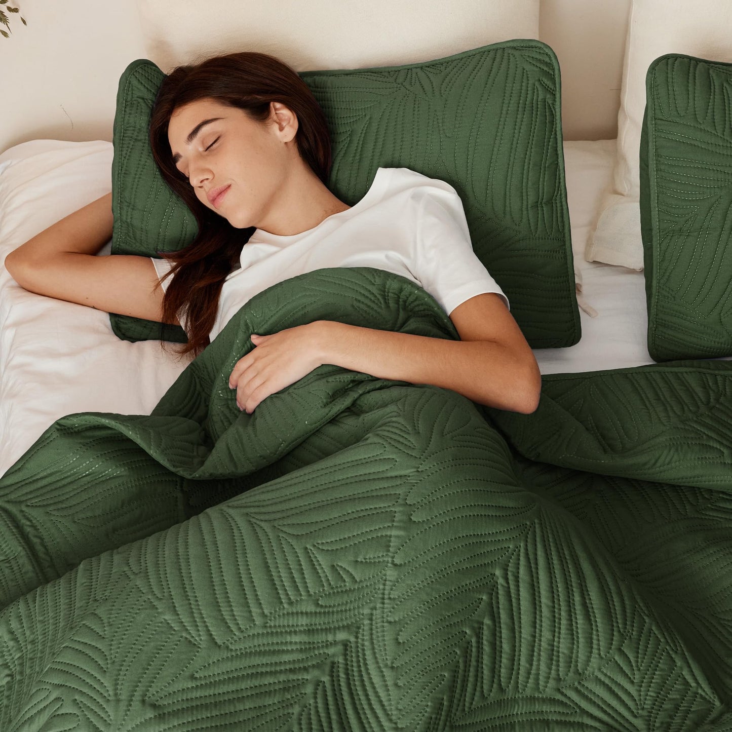 Exclusivo Mezcla Twin Quilt Bedding Set, Lightweight Olive Green Quilts Twin Size for All Seasons, Soft Microfiber Bedspreads Coverlets Bed Cover with Leaf Pattern, 2 Piece