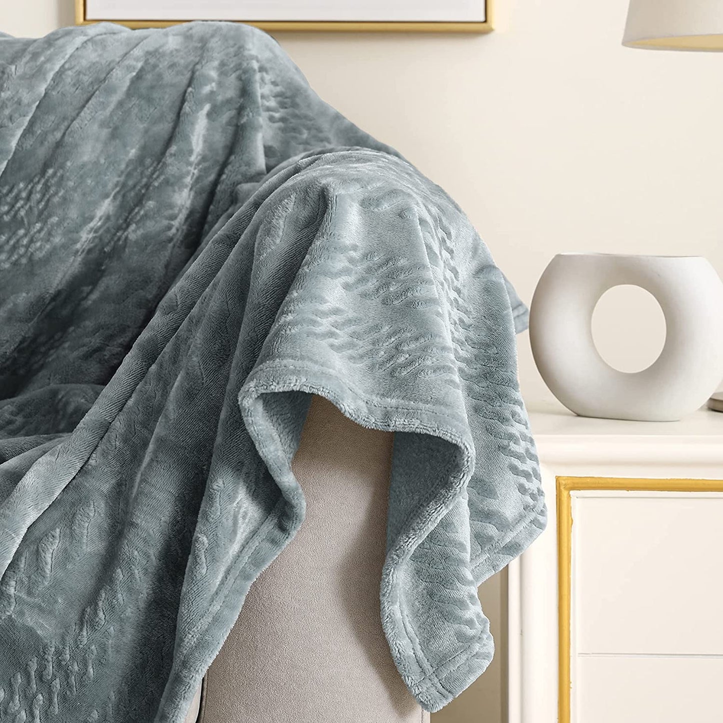 Exclusivo Mezcla Soft Throw Blanket, Large Fuzzy Fleece Blanket, Decorative Geometry Pattern Plush Throw Blanket for Couch/Sofa/Bed, 50x60 Inches,Silver Grey