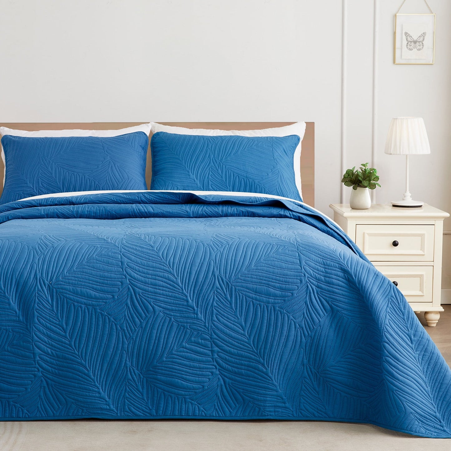 Exclusivo Mezcla Ultrasonic Full Queen Size Quilt Set Dark Blue, 3 Pieces Lightweight Bedspread Leaf Pattern Bed Cover Soft Microfiber Coverlet Bedding Set for All Seasons