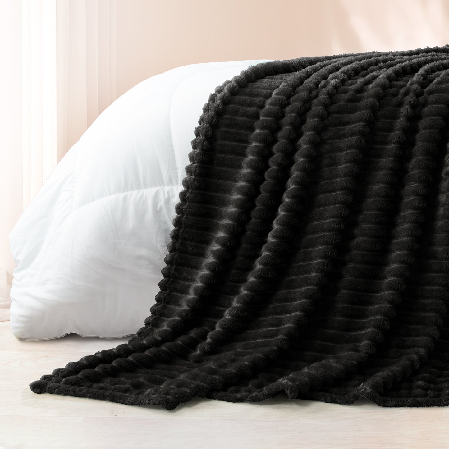 Exclusivo Mezcla King Size Flannel Fleece Blanket, Super Soft 3D Striped Jacquard Bed Blanket, Lightweight Fuzzy Cozy Blankets for All Seasons, 90x104 Inches, Black Blanket