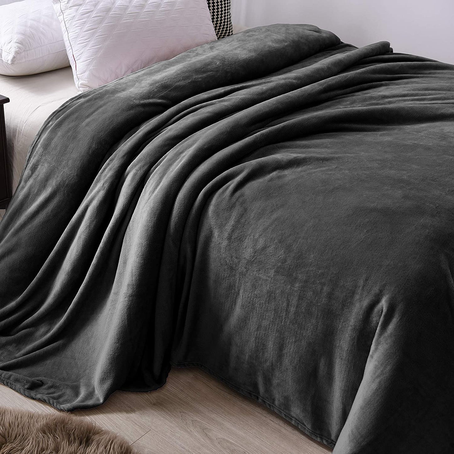 Exclusivo Mezcla Twin Size Flannel Fleece Velvet Plush Bed Blanket as Bedspread/Coverlet/Bed Cover (60" x 80", Gray) - Soft, Lightweight, Warm and Cozy