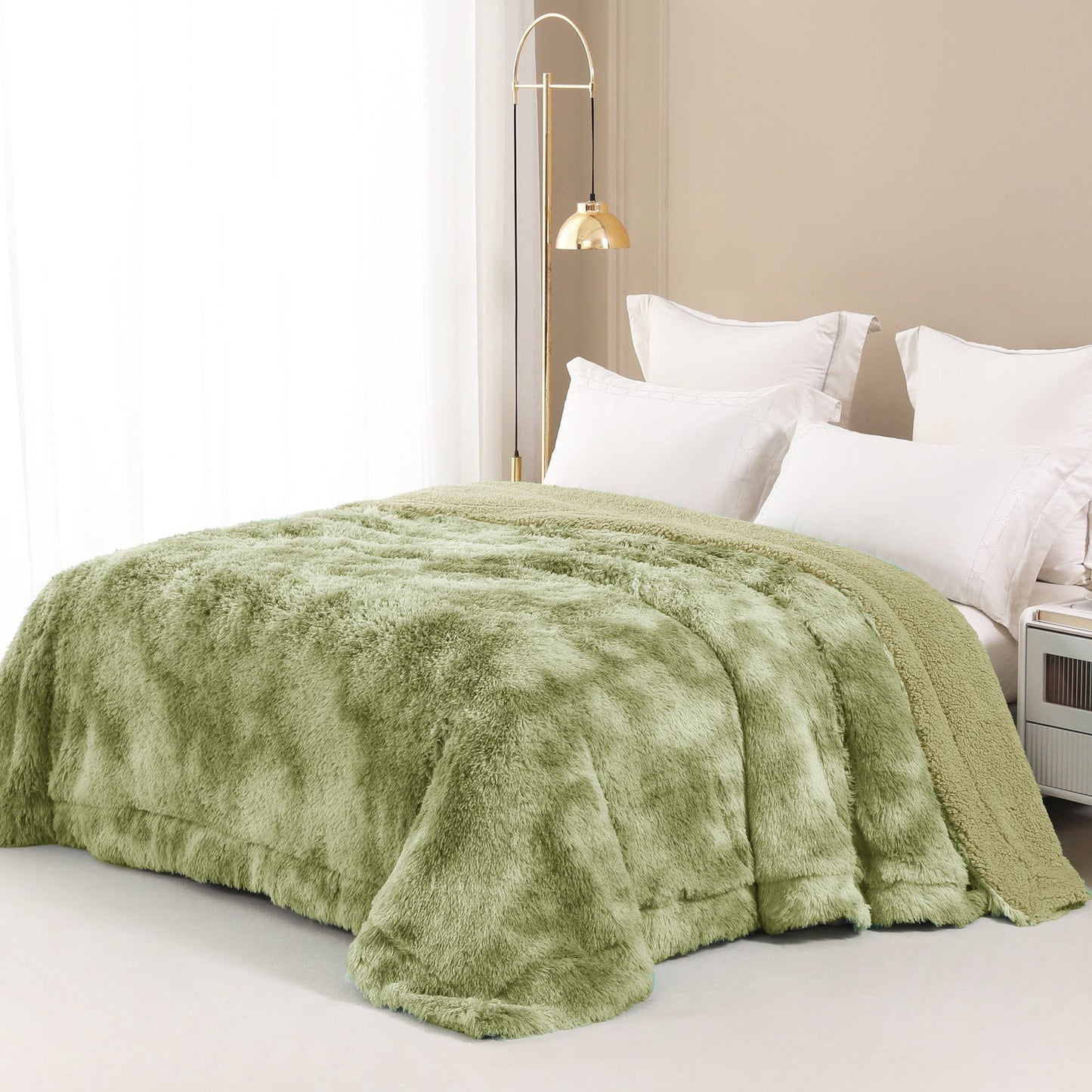 Exclusivo Mezcla Queen Size Faux Fur Bed Blanket, Super Soft Fuzzy and Plush Reversible Sherpa Fleece Blanket and Warm Blankets for Bed, Sofa, Travel, 90X90 inches, Olive Green