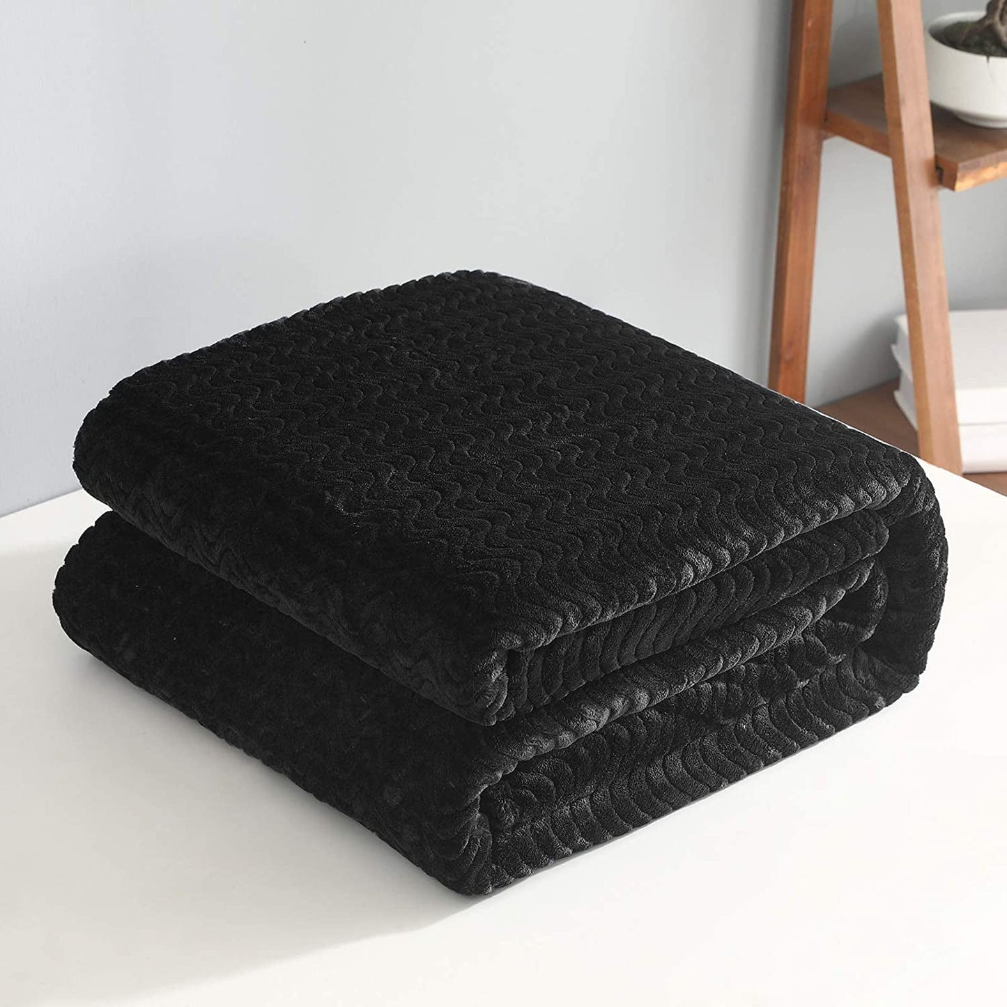 Exclusivo Mezcla Twin Size Jacquard Weave Wave Pattern Flannel Fleece Velvet Plush Bed Blanket as Bedspread/Coverlet/Bed Cover (90" x 66", Black) - Soft, Lightweight, Warm and Cozy